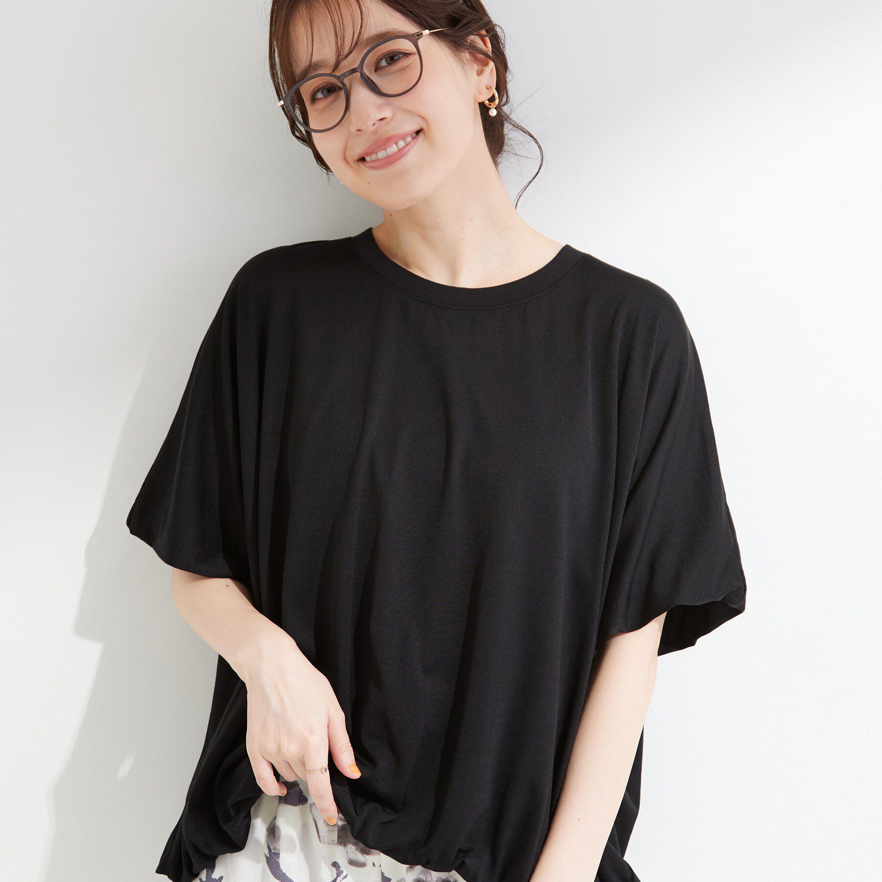 SHOO･LA･RUE「【ひんやり/洗濯機可】インせず着られる バルーンデザインTシャツ」|Tシャツ・カットソー|ブラック(019)