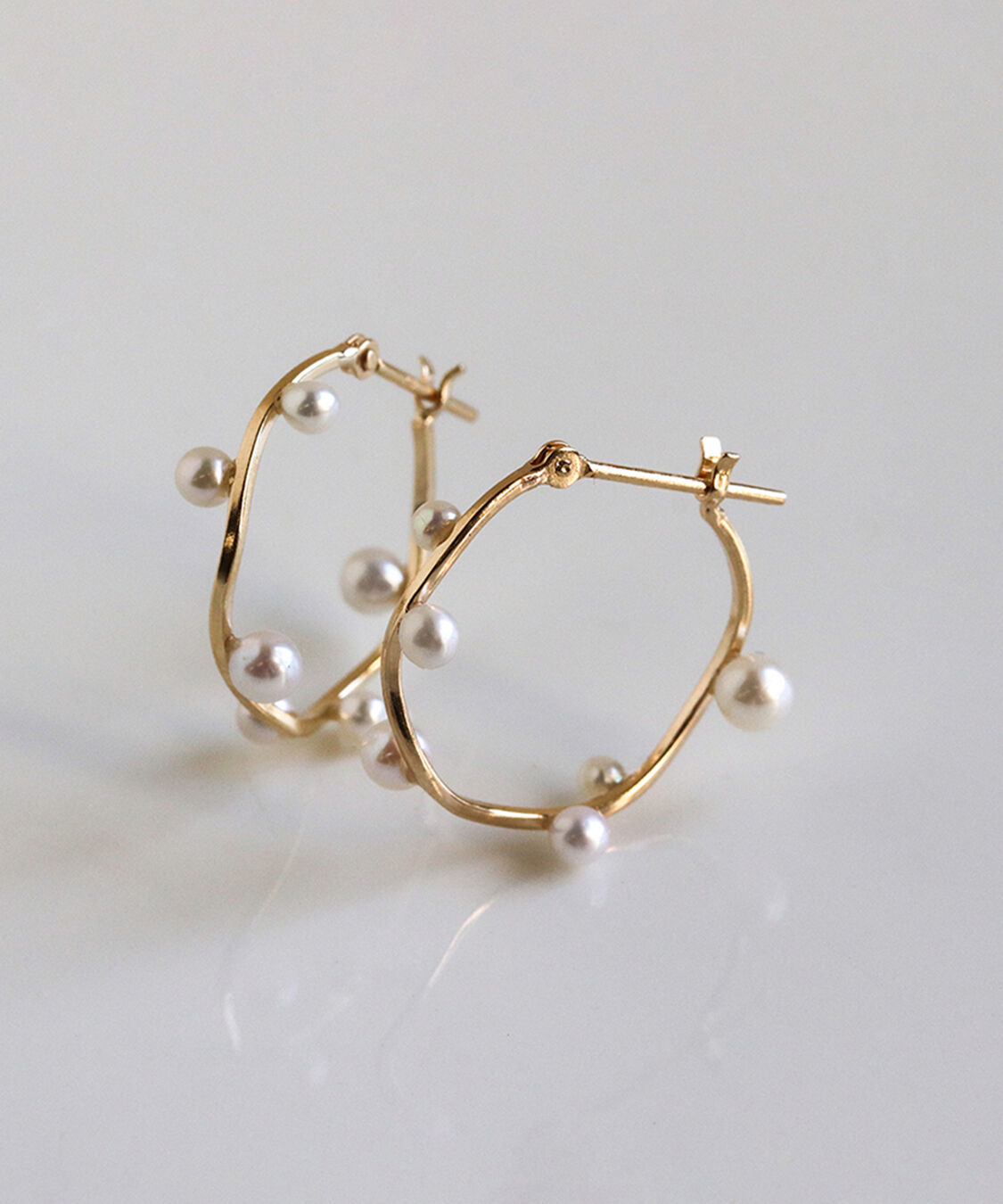  「パール リリー スナップ フープ ピアス| K10YG」|ピアス|