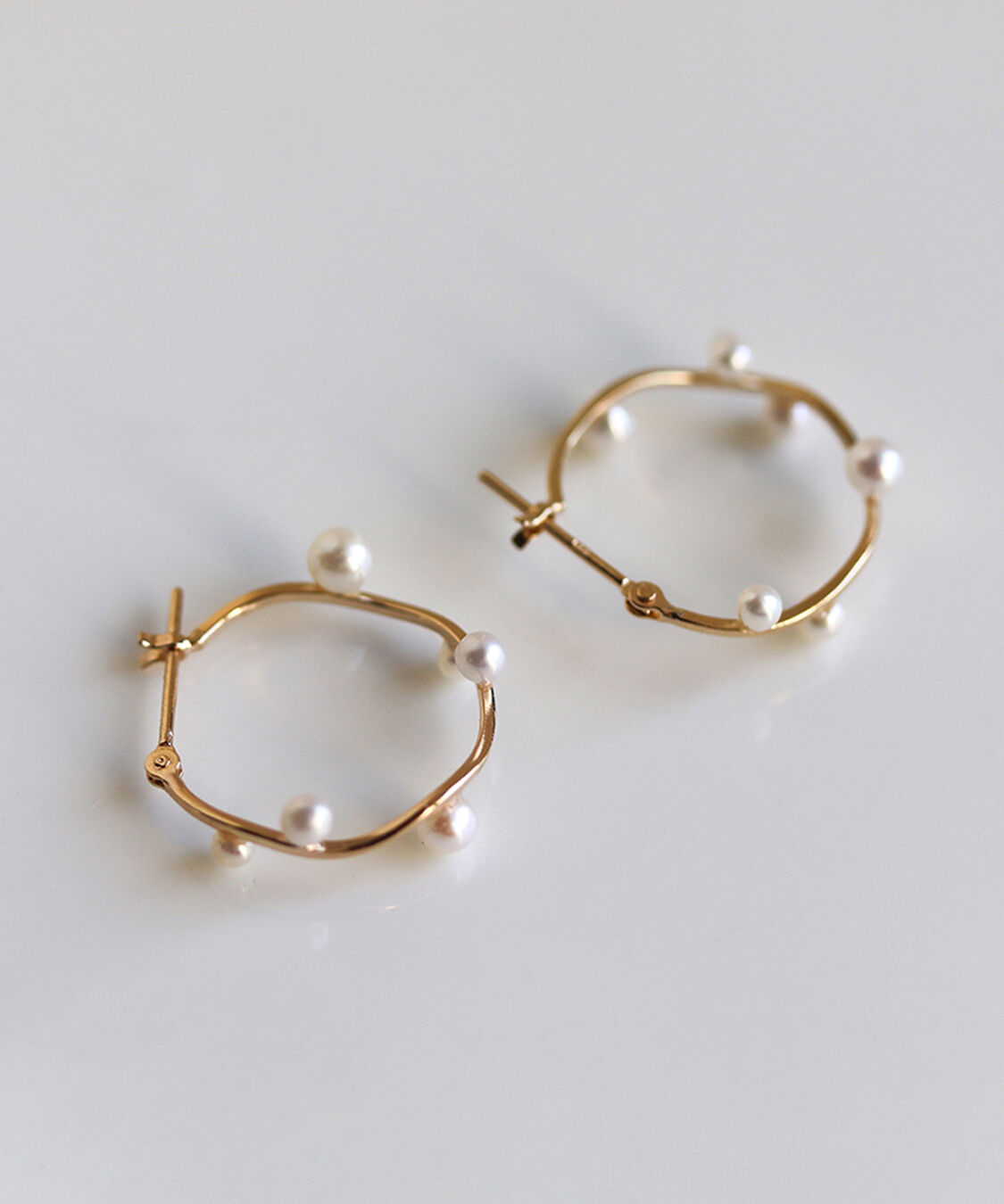  「パール リリー スナップ フープ ピアス| K10YG」|ピアス|