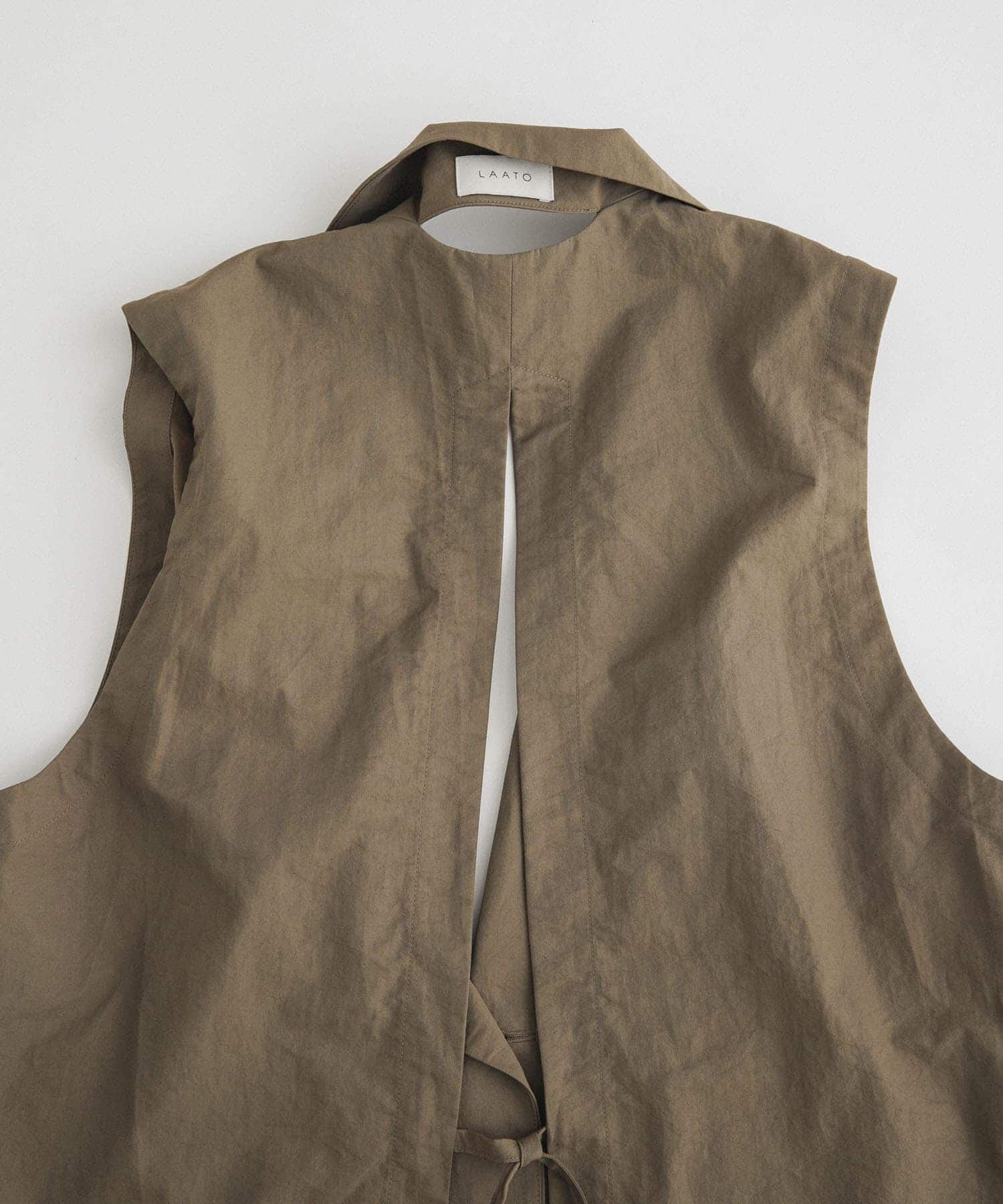 LAATO「no sleeve slit jacket」|ノーカラーコート|