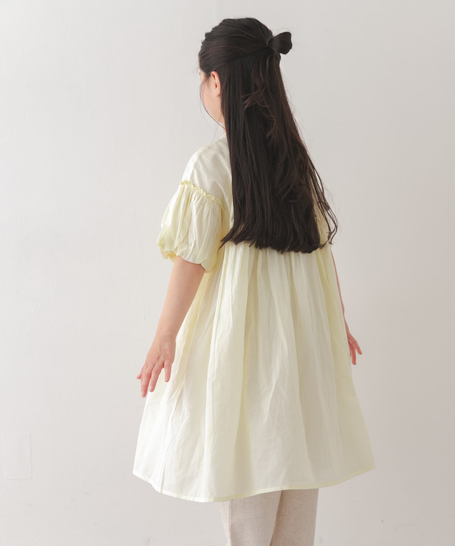 URBAN RESEARCH DOORS「『親子リンク』コットンボイルパフスリーブワンピース(KIDS)」|ワンピース|