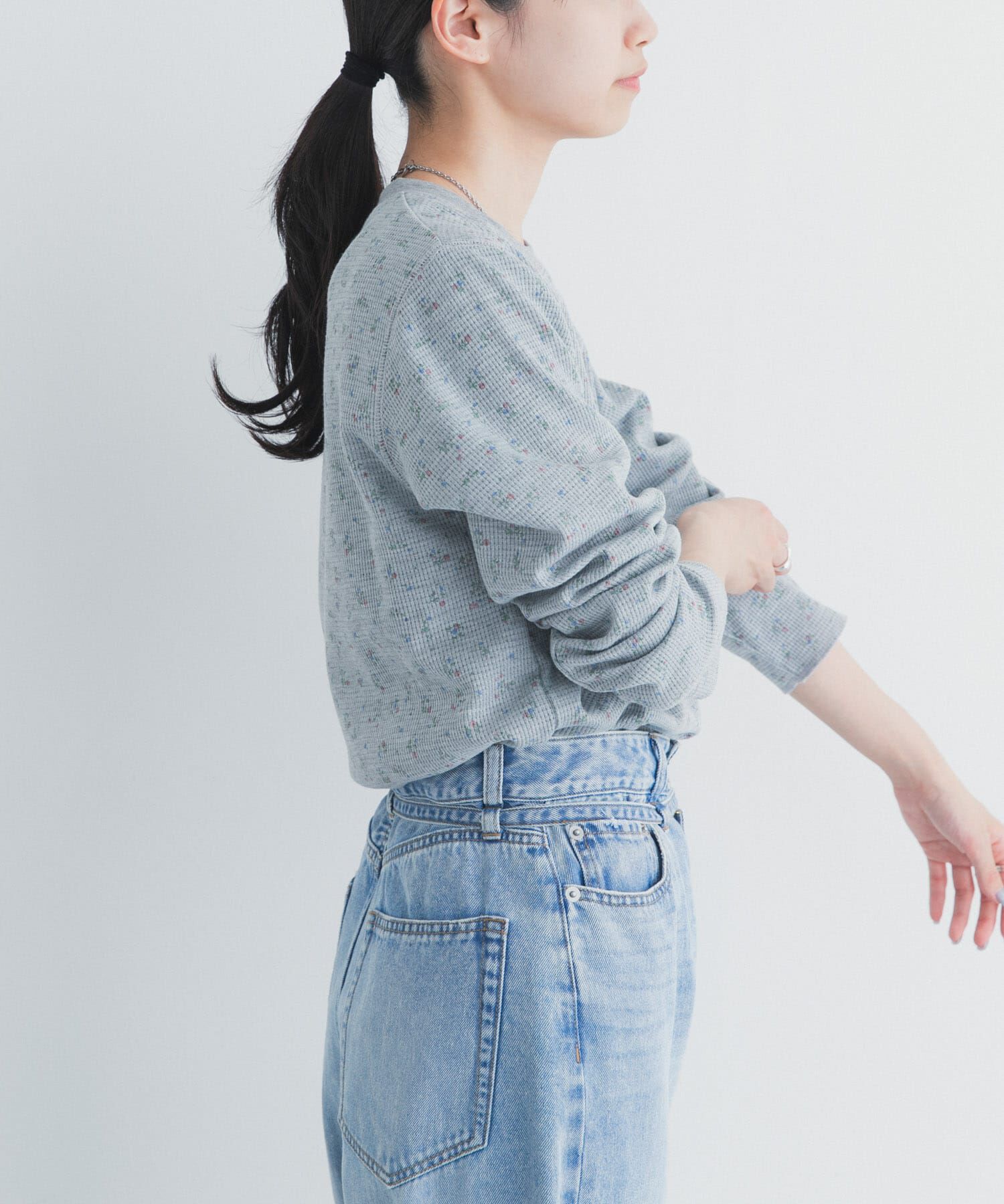 URBAN RESEARCH DOORS「『スタッフ企画』小花柄サーマルロングTシャツ」|Tシャツ・カットソー|
