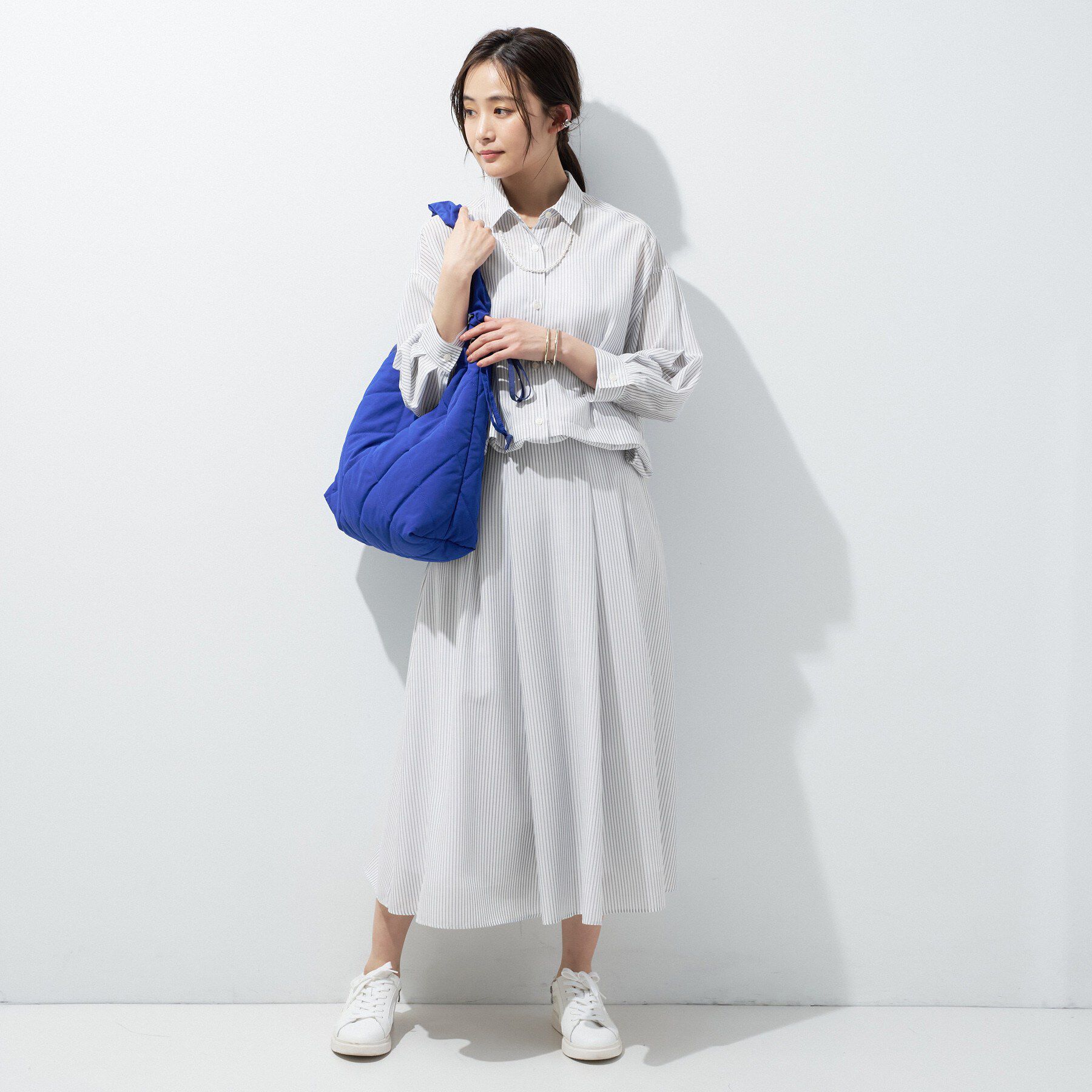 INDIVI「【接触冷感／洗える／2WAY】ドロスト付 シアーシャンブレーシャツ」|シャツ・ブラウス|