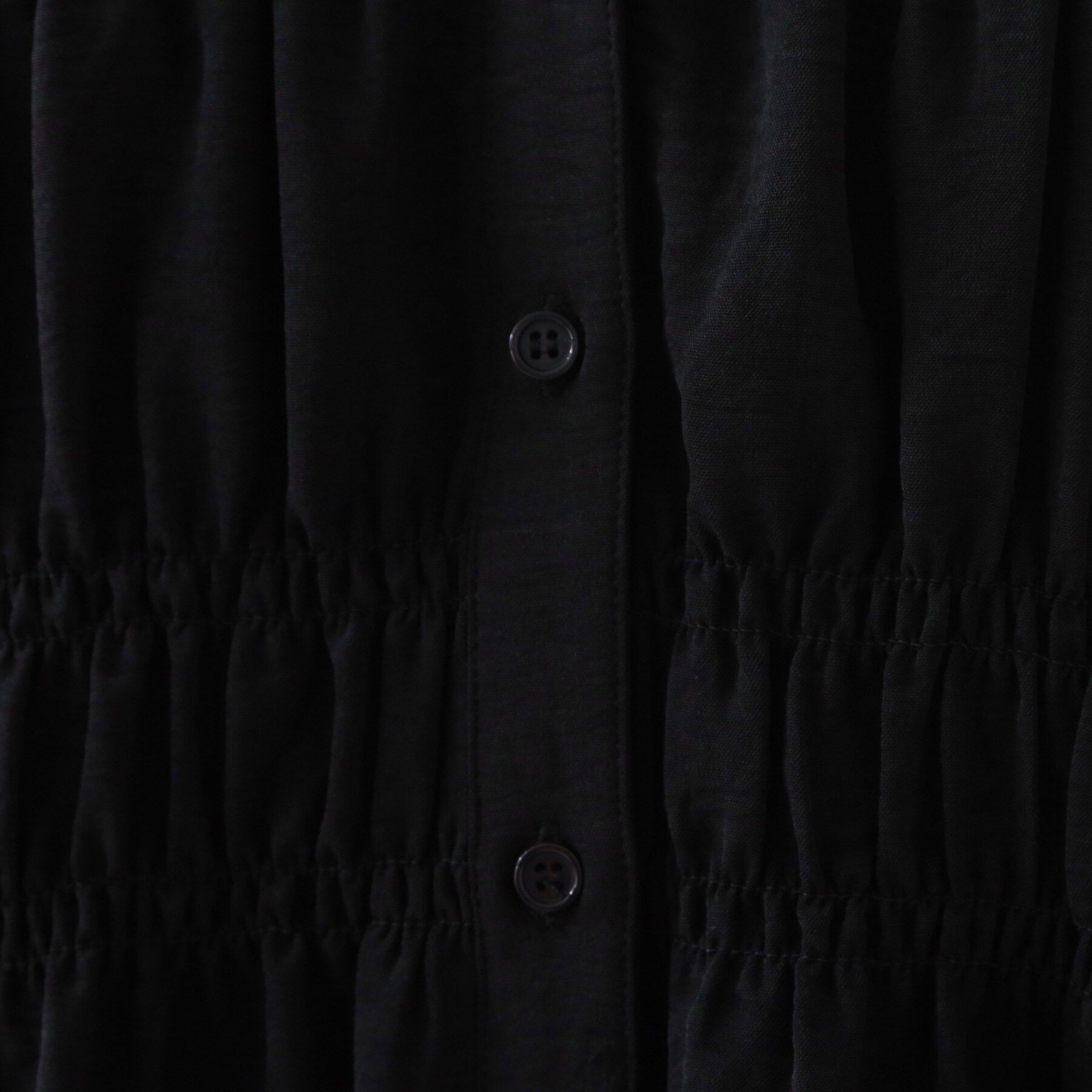 THE SHOP TK「【夏に嬉しい多機能/体型カバー】ひんやりさらさら シャーリングブラウス」|シャツ・ブラウス|