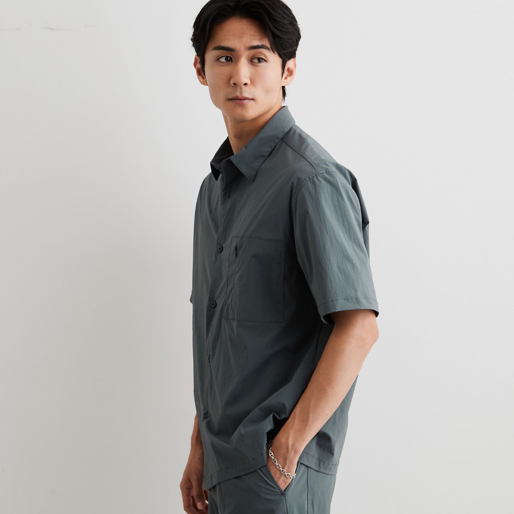 THE SHOP TK「【接触冷感/洗濯機OK/セットアップ可】ナイロンストレッチ半袖シャツ」|シャツ・ブラウス|