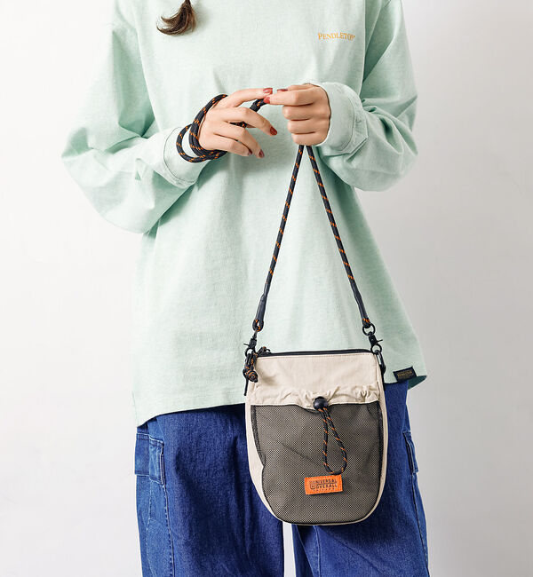 ABAHOUSE「【UNIVERSALOVERALL / ユニバーサルオーバーオール】Front」|ショルダー・メッセンジャー|ベージュ