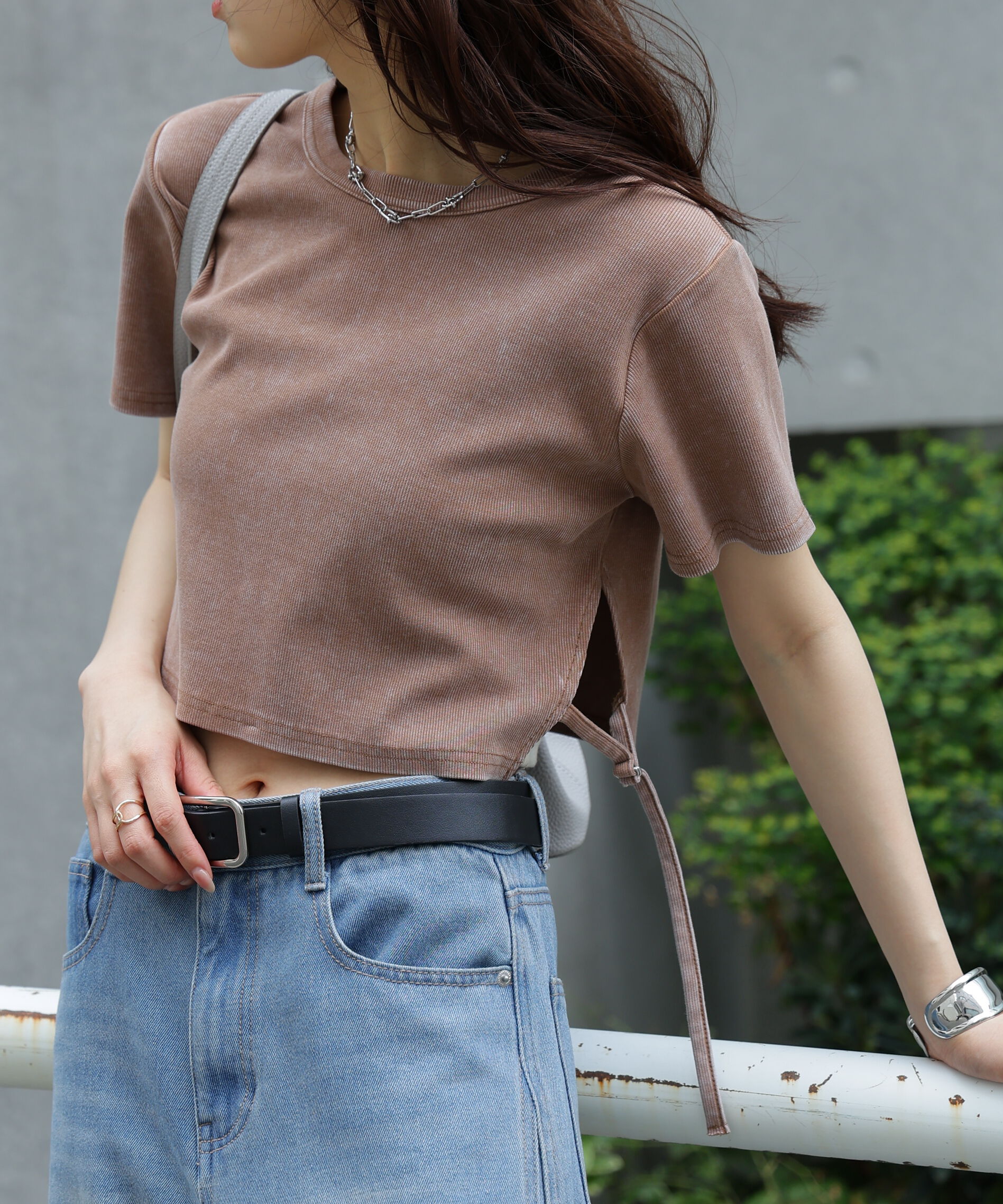  「ヴィンテージ加工サイドベルトＴ」|Tシャツ・カットソー|