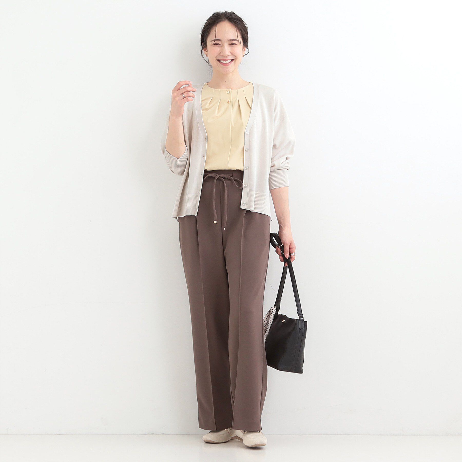 SHOO･LA･RUE「【洗濯機可/ひんやり/UV】さらっとしたタッチが心地よい ショート丈 Vネックカーディガン」|カーディガン|