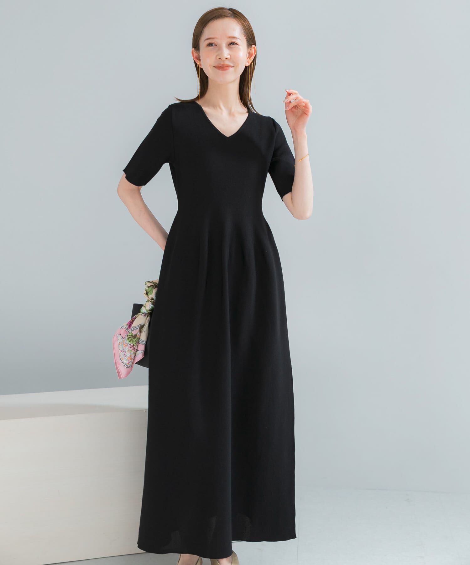 URBAN RESEARCH ROSSO「『一部WEB限定カラー』フォルムニットVネックワンピース」|ワンピース|