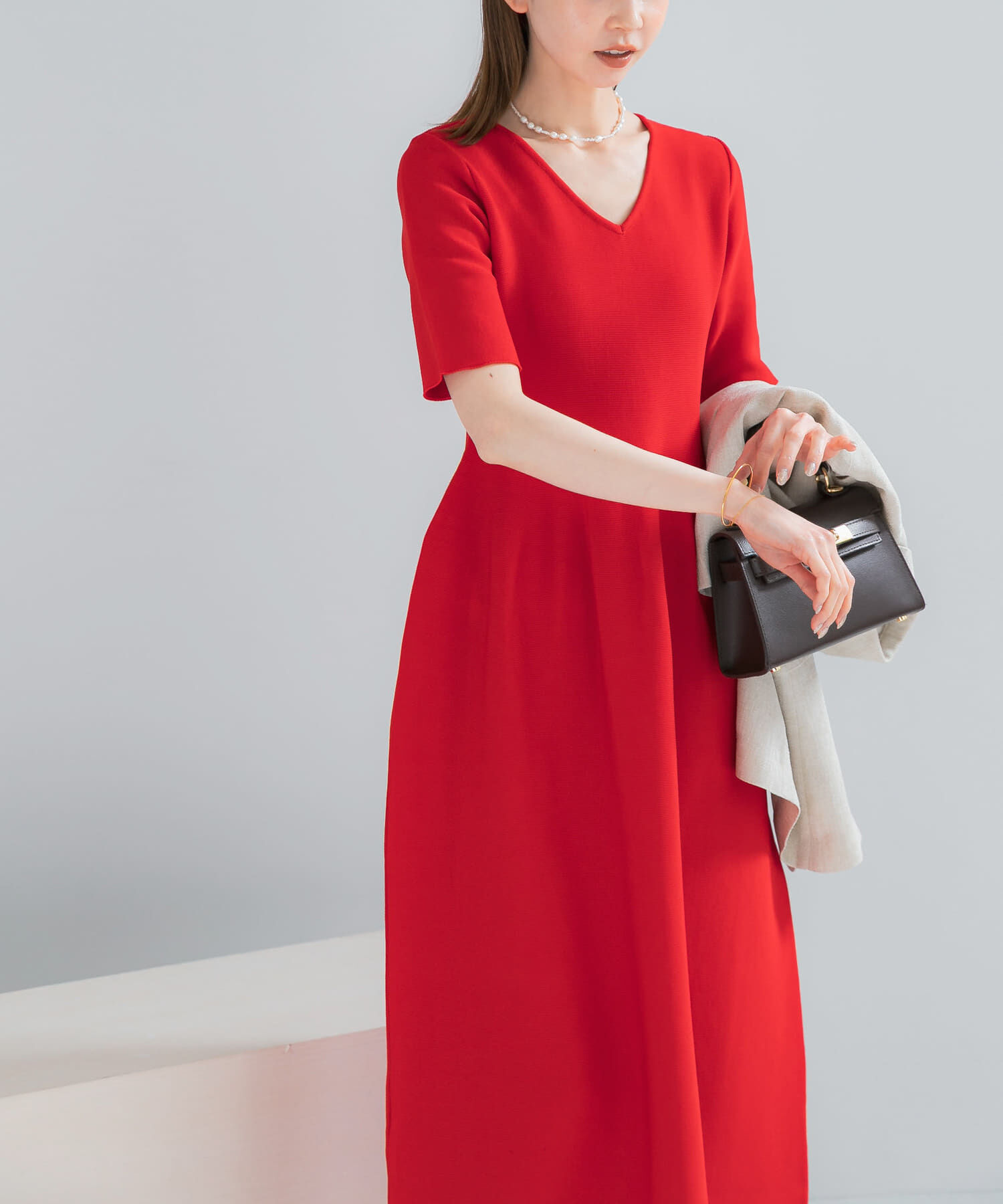 URBAN RESEARCH ROSSO「『一部WEB限定カラー』フォルムニットVネックワンピース」|ワンピース|