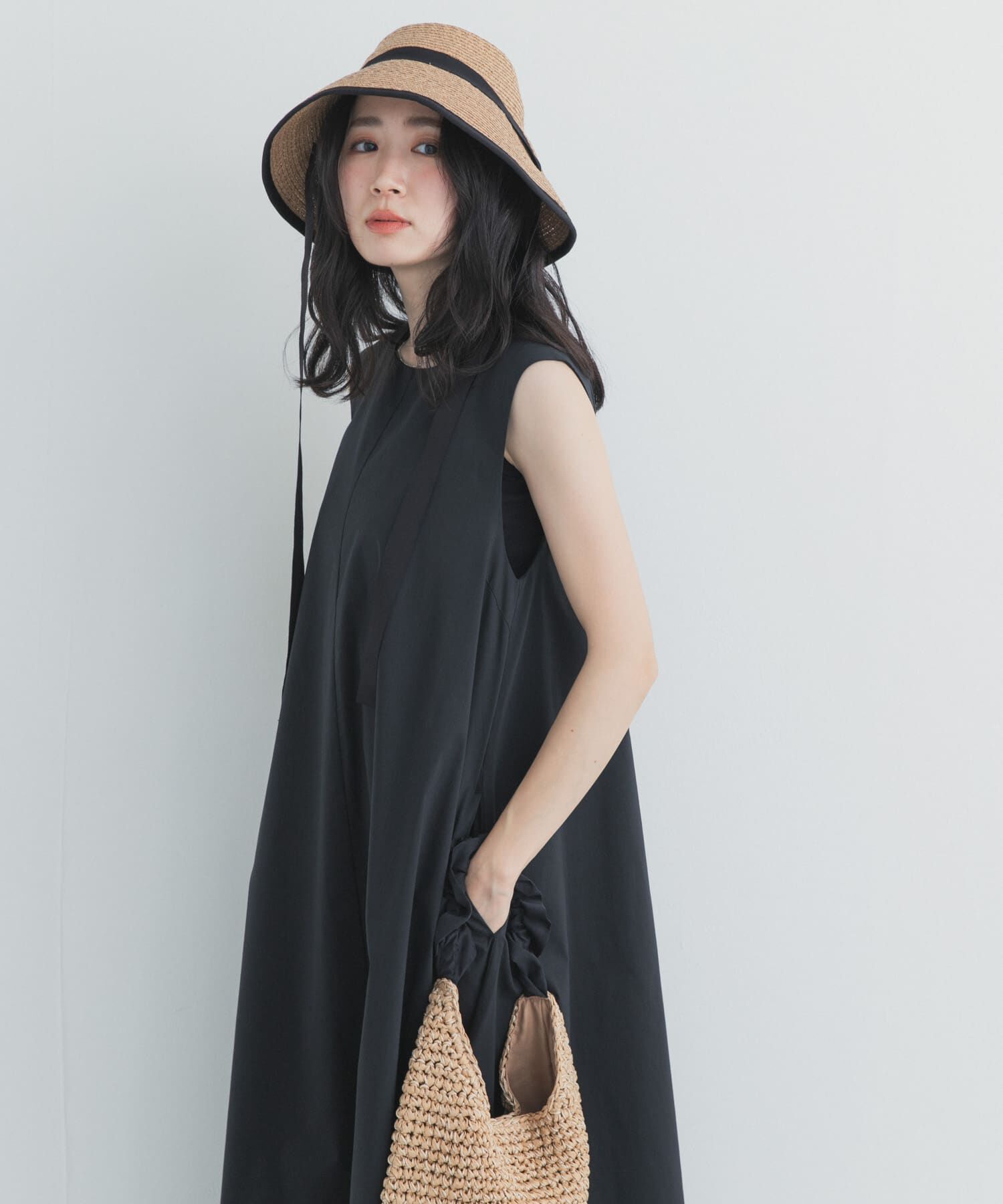 URBAN RESEARCH DOORS「撥水ノースリーブAラインワンピース」|ワンピース|