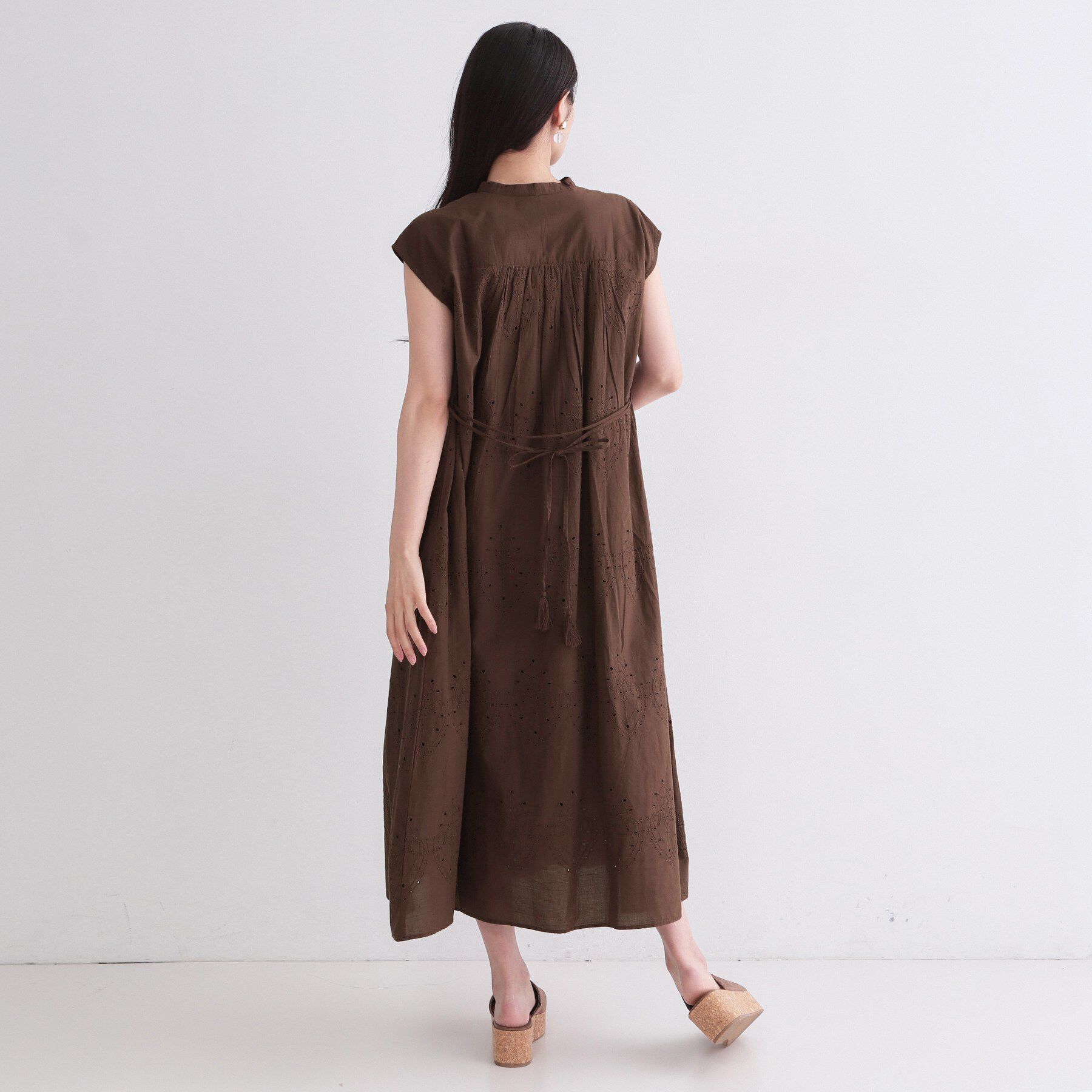 OPAQUE.CLIP「アイレットレース刺繍ワンピース【洗える】」|ワンピース|