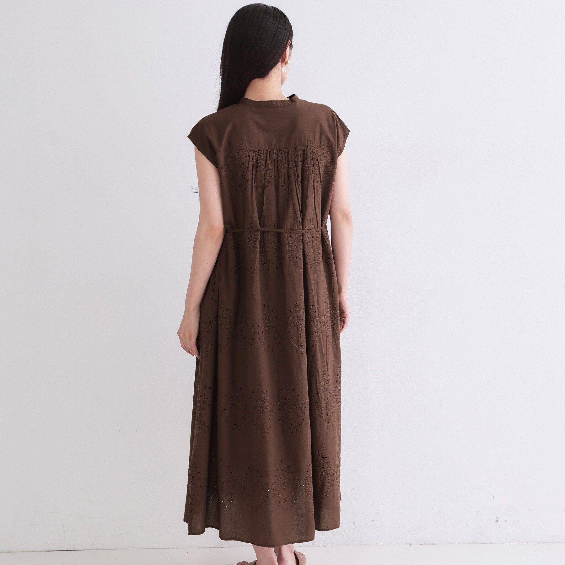 OPAQUE.CLIP「アイレットレース刺繍ワンピース【洗える】」|ワンピース|