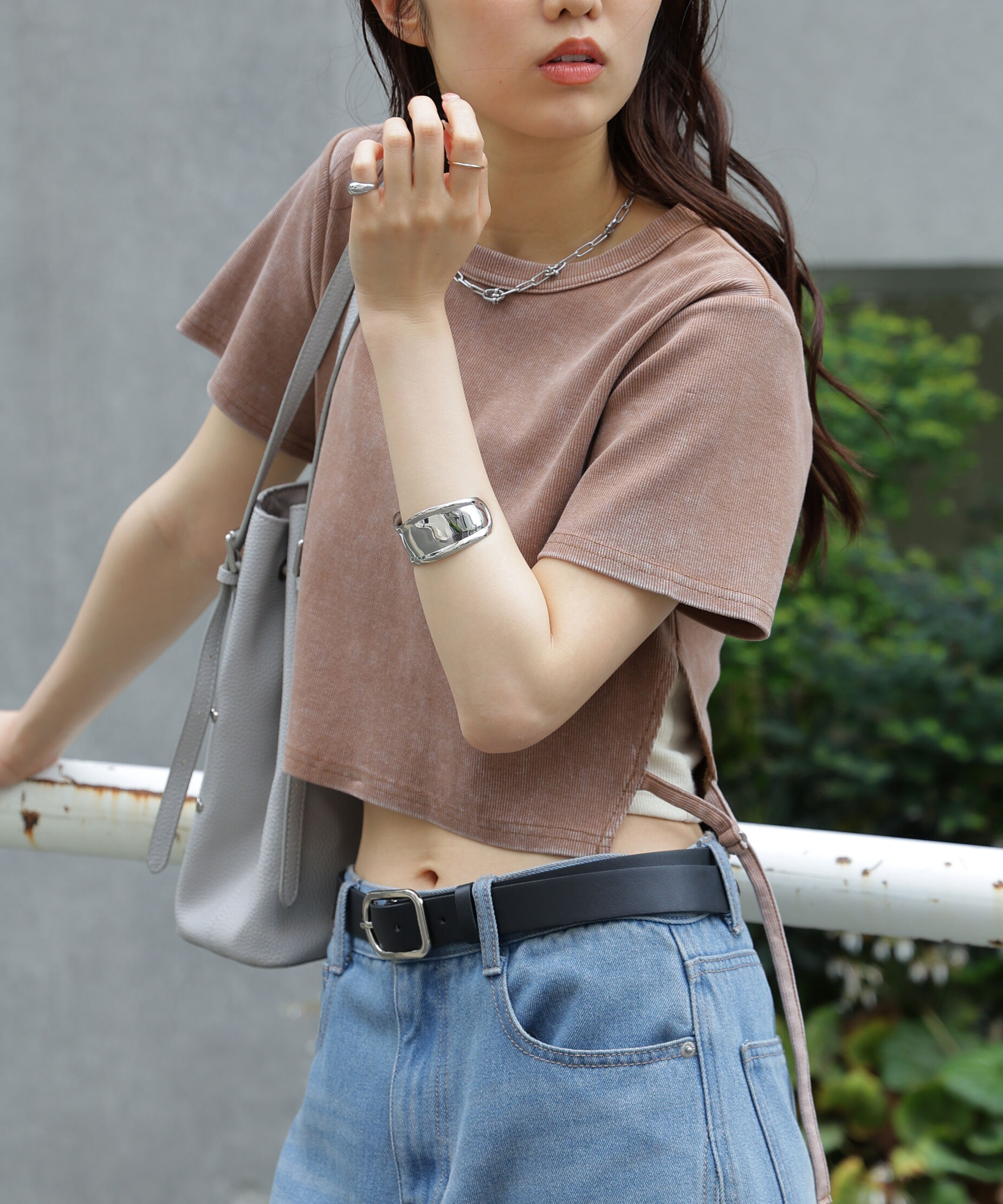  「ヴィンテージ加工サイドベルトＴ」|Tシャツ・カットソー|