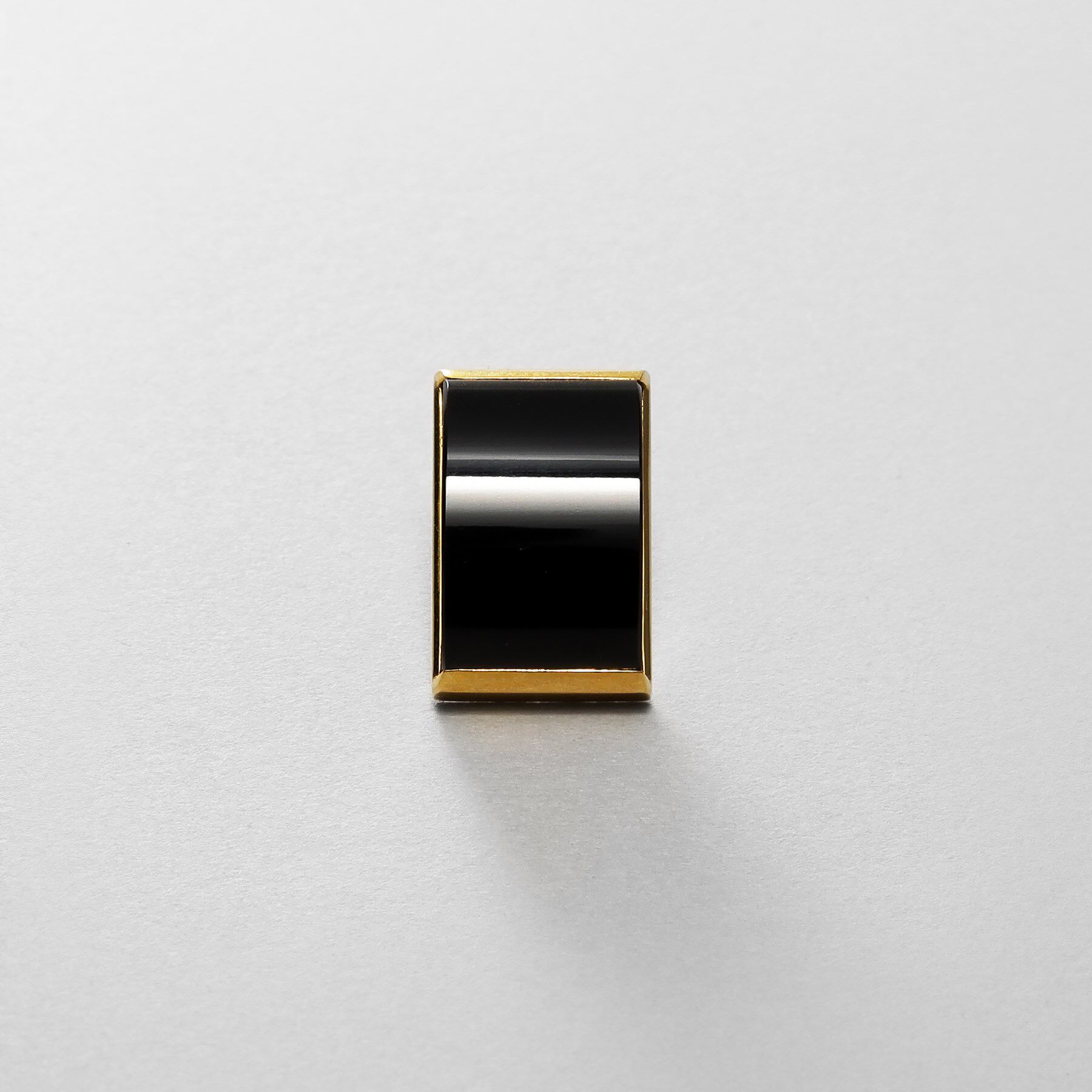COCOSHNIK ONKITSCH「シルバー オニキス バフトップカットピアス GP」|ピアス|
