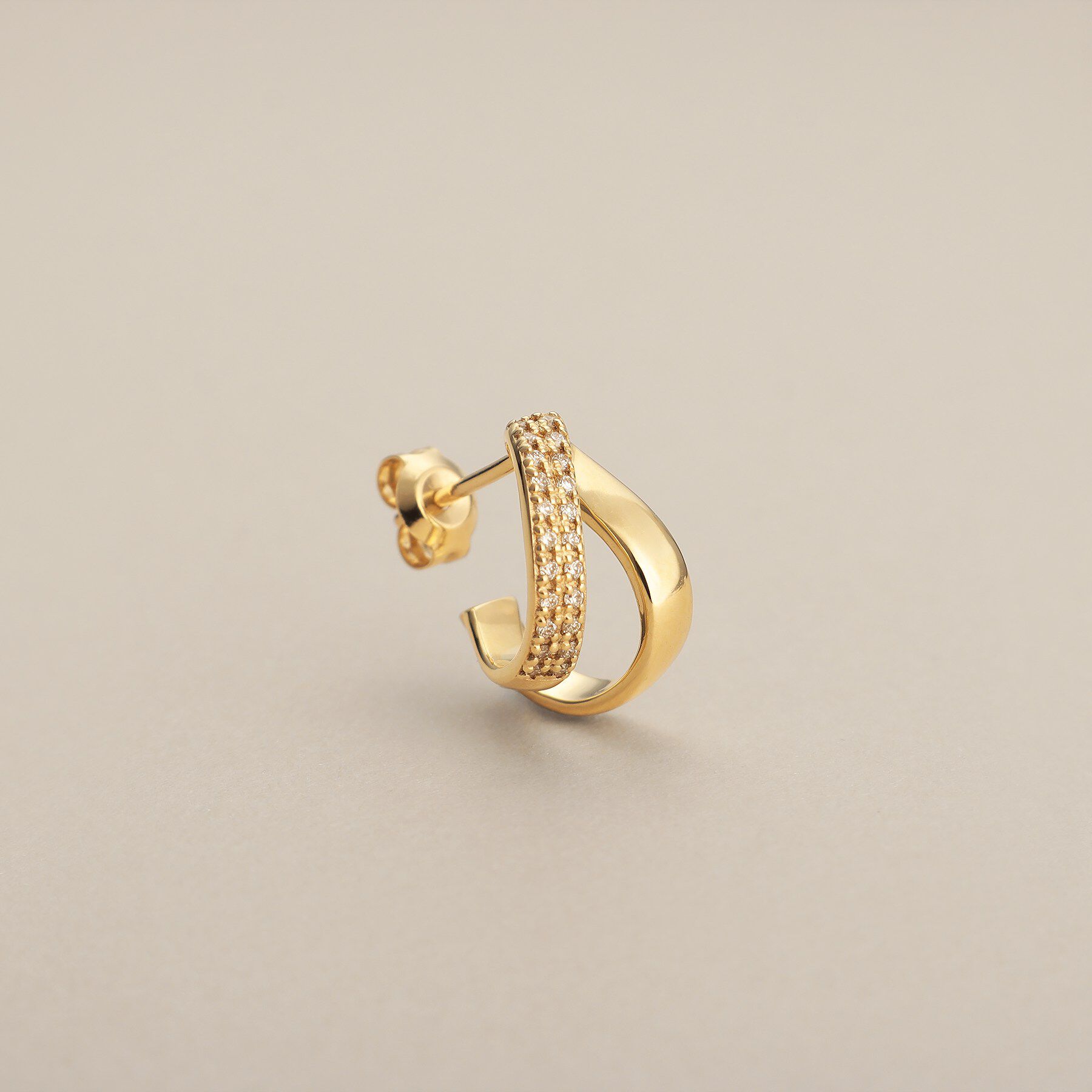 COCOSHNIK「K10ダイヤモンド フォールディングフープ スタッドピアス」|ピアス|