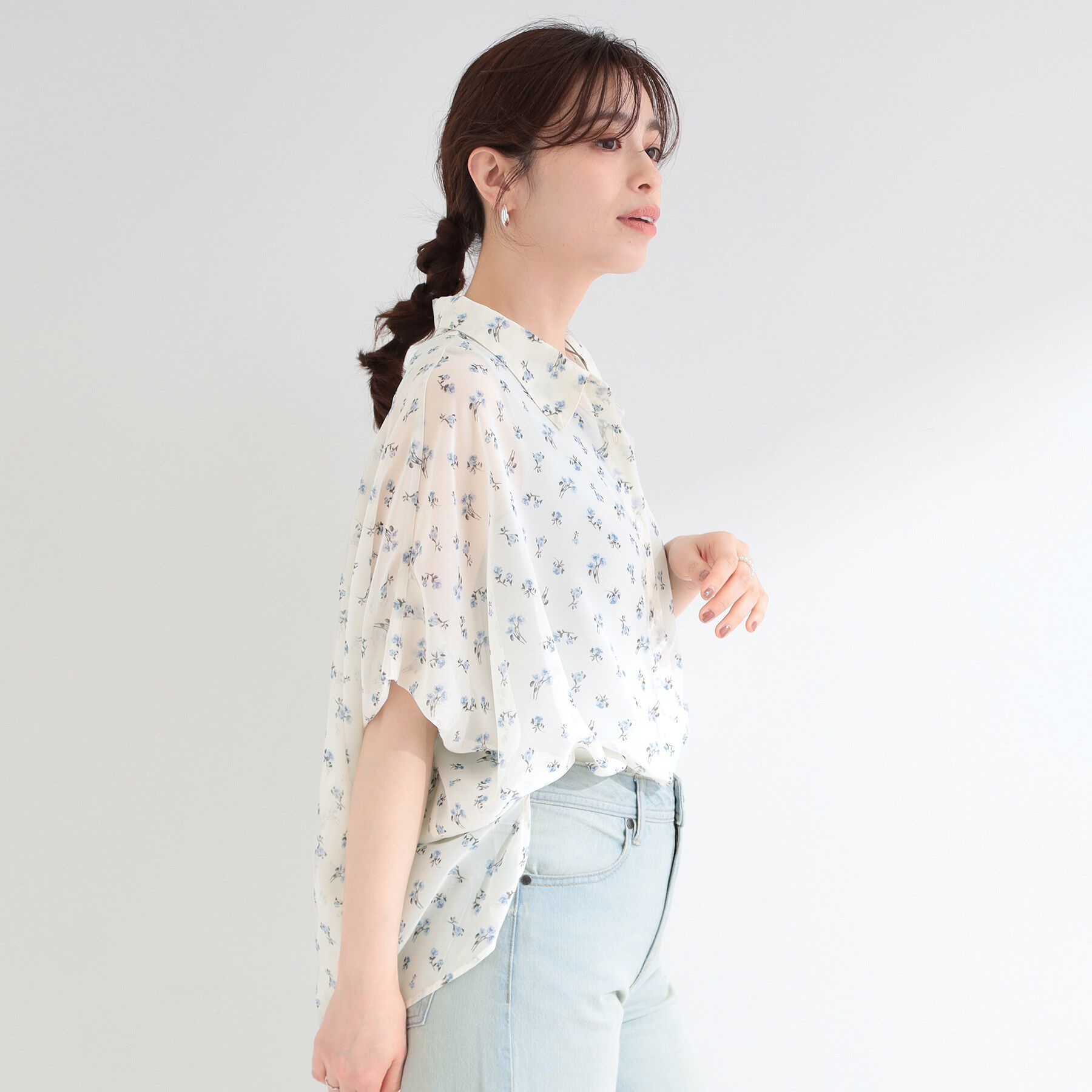 SHOO･LA･RUE「【洗濯機可/体型カバー】羽織るだけで雰囲気変わる 柄アソート ポンチョ風シアーシャツ」|シャツ・ブラウス|