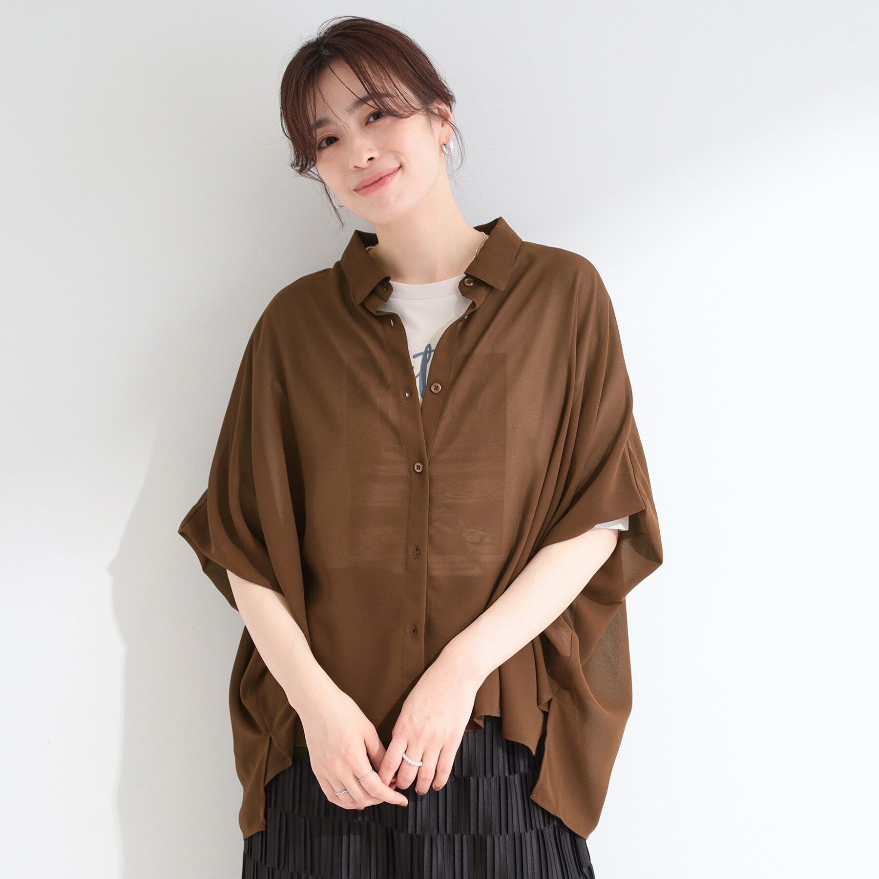 SHOO･LA･RUE「【洗濯機可/体型カバー】羽織るだけで雰囲気変わる 柄アソート ポンチョ風シアーシャツ」|シャツ・ブラウス|