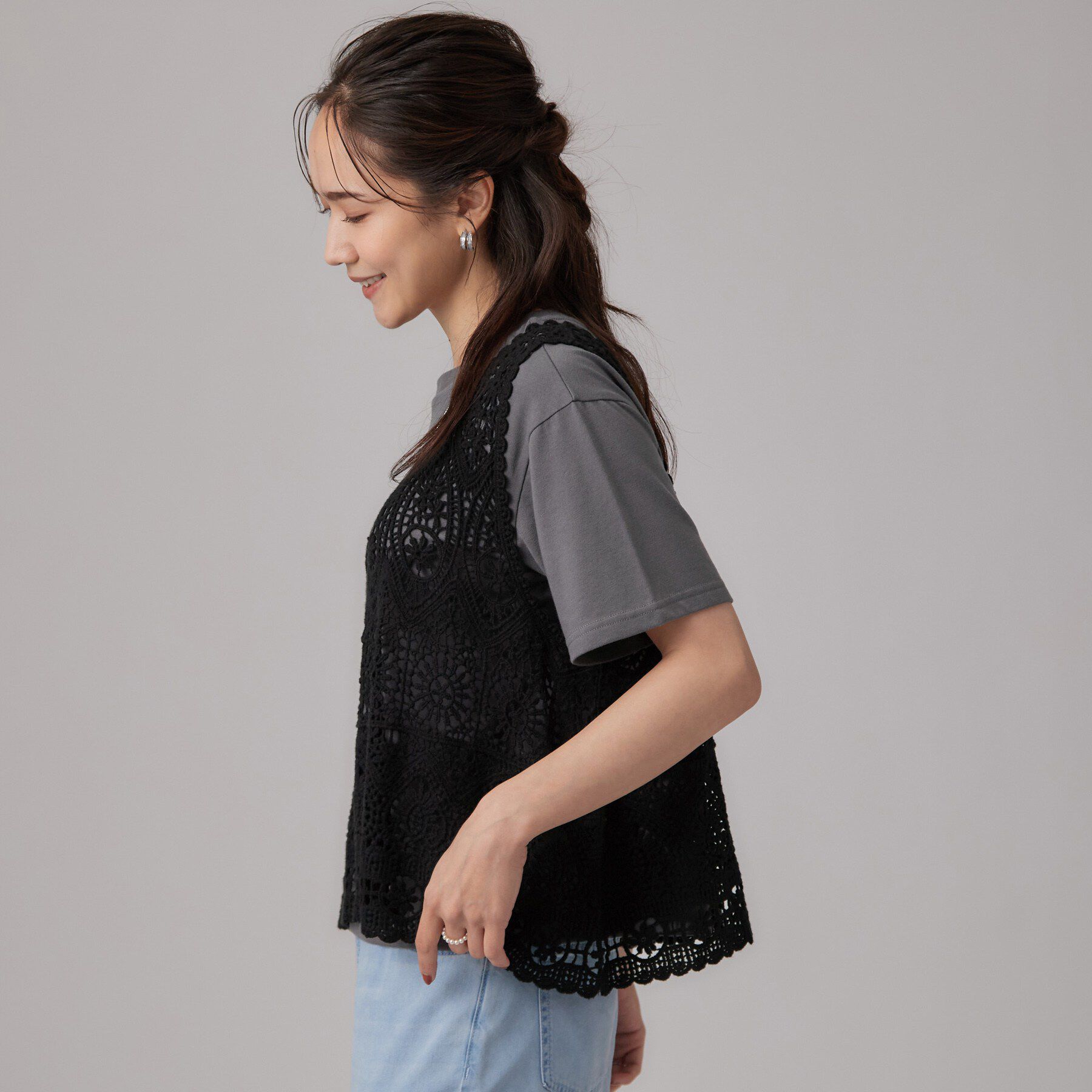 SHOO･LA･RUE「【2点セット/体型カバー】クロシェ編みベスト+ロゴT」|Tシャツ・カットソー|
