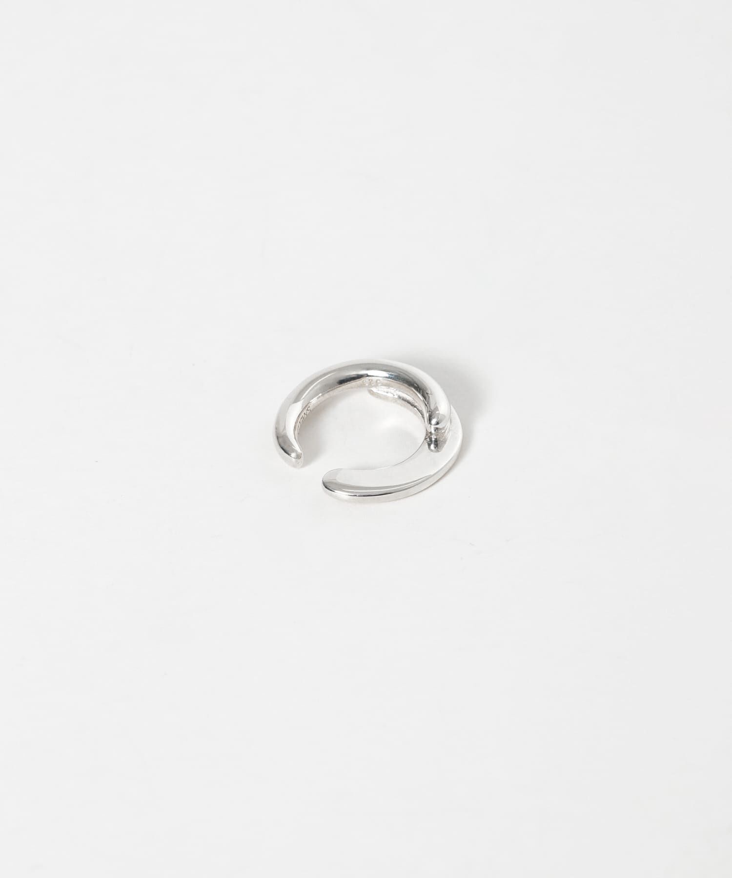 SMELLY「SMELLY so&rsquo;　overlap circle earcuff」|イヤリング|