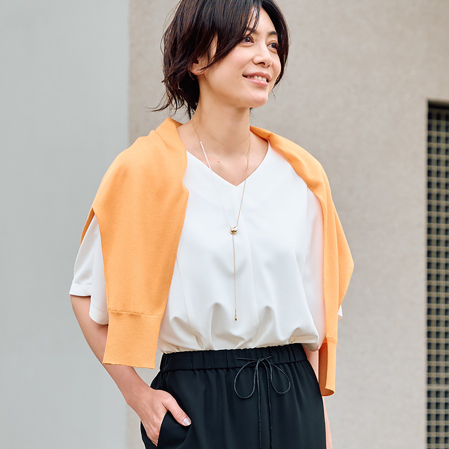 INDIVI「【体型＆二の腕カバー/着る日傘】ドルマントップス」|シャツ・ブラウス|ホワイト(001)
