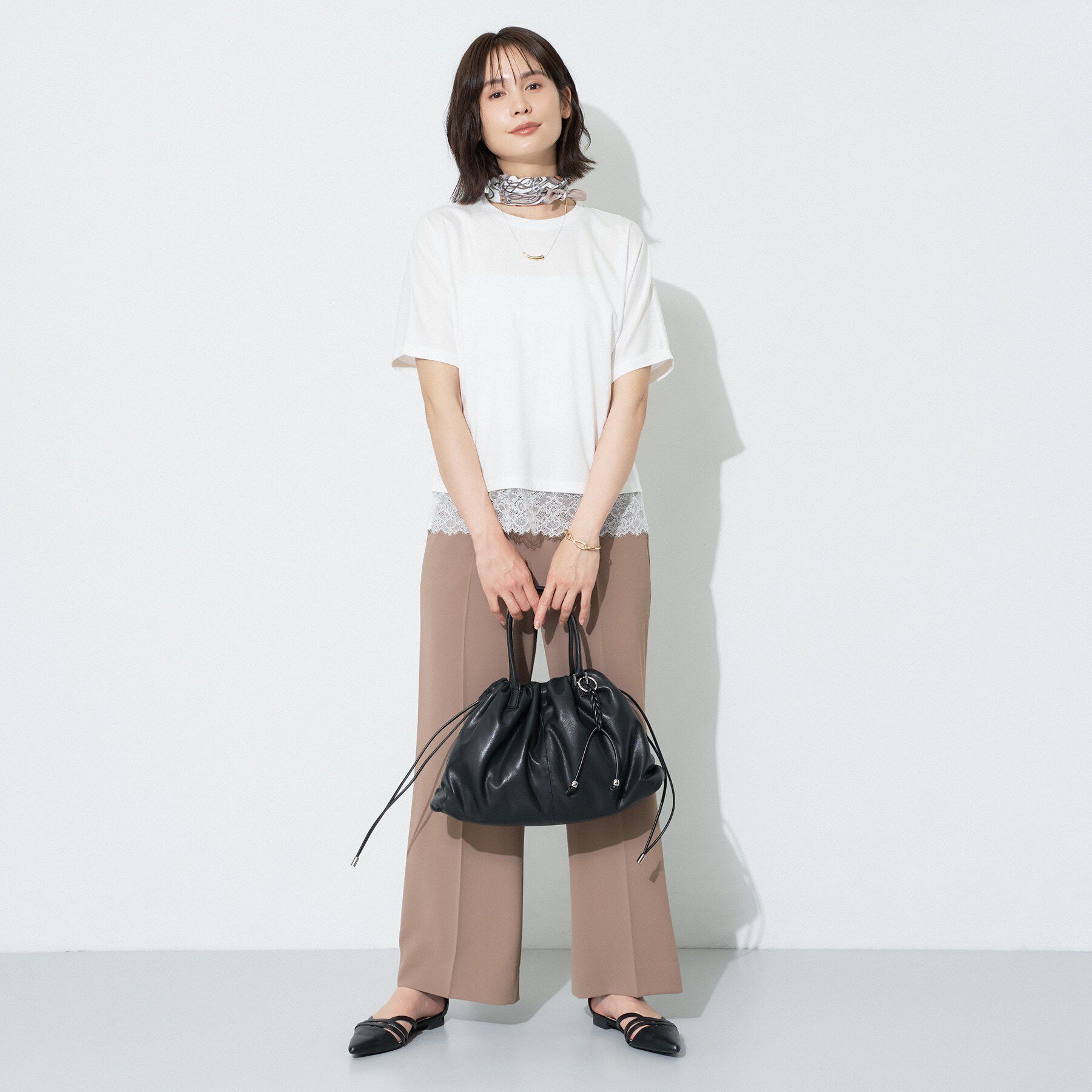 INDIVI「【汗ジミ防止／接触冷感】裾レースドルマンTシャツ」|Tシャツ・カットソー|