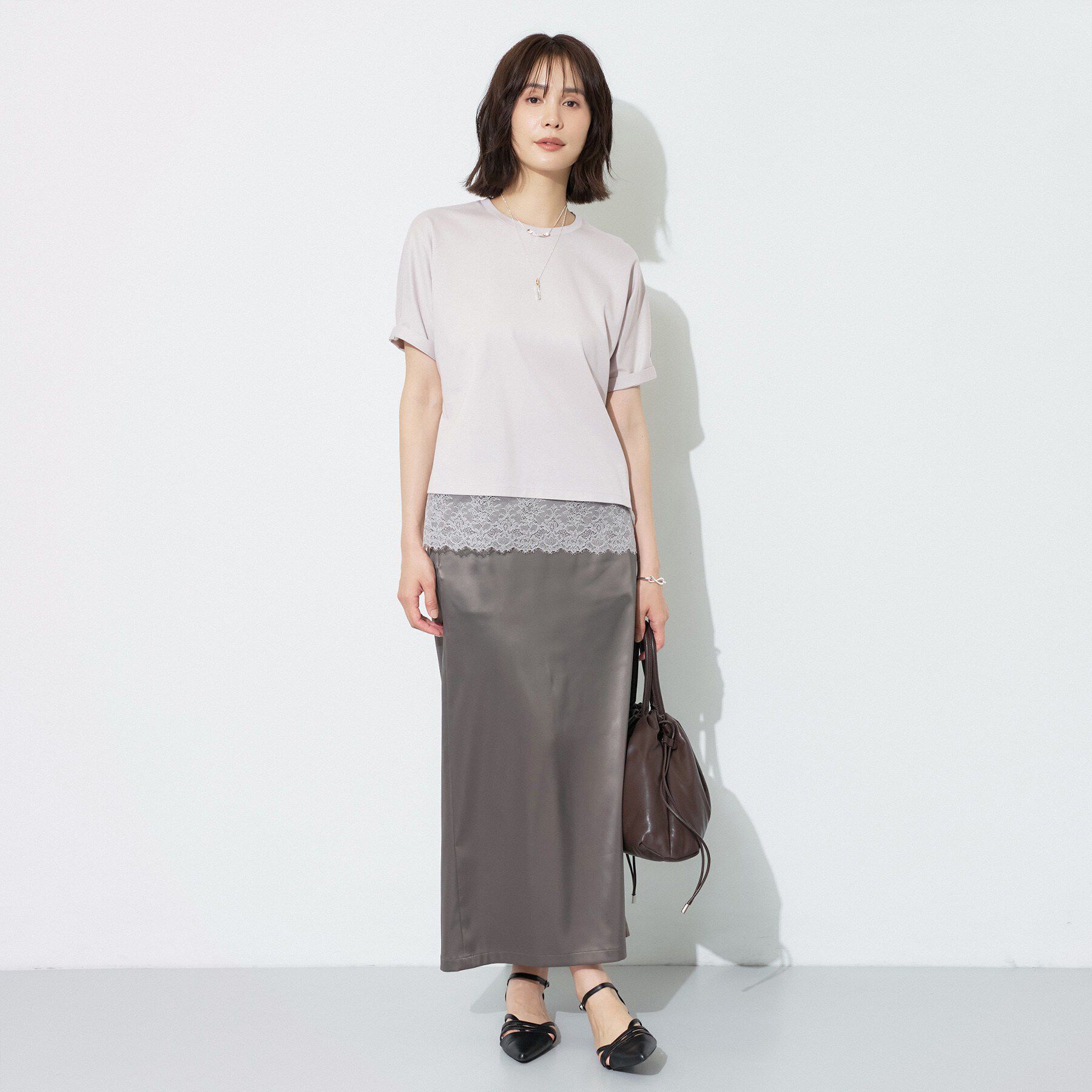 INDIVI「【汗ジミ防止／接触冷感】裾レースドルマンTシャツ」|Tシャツ・カットソー|