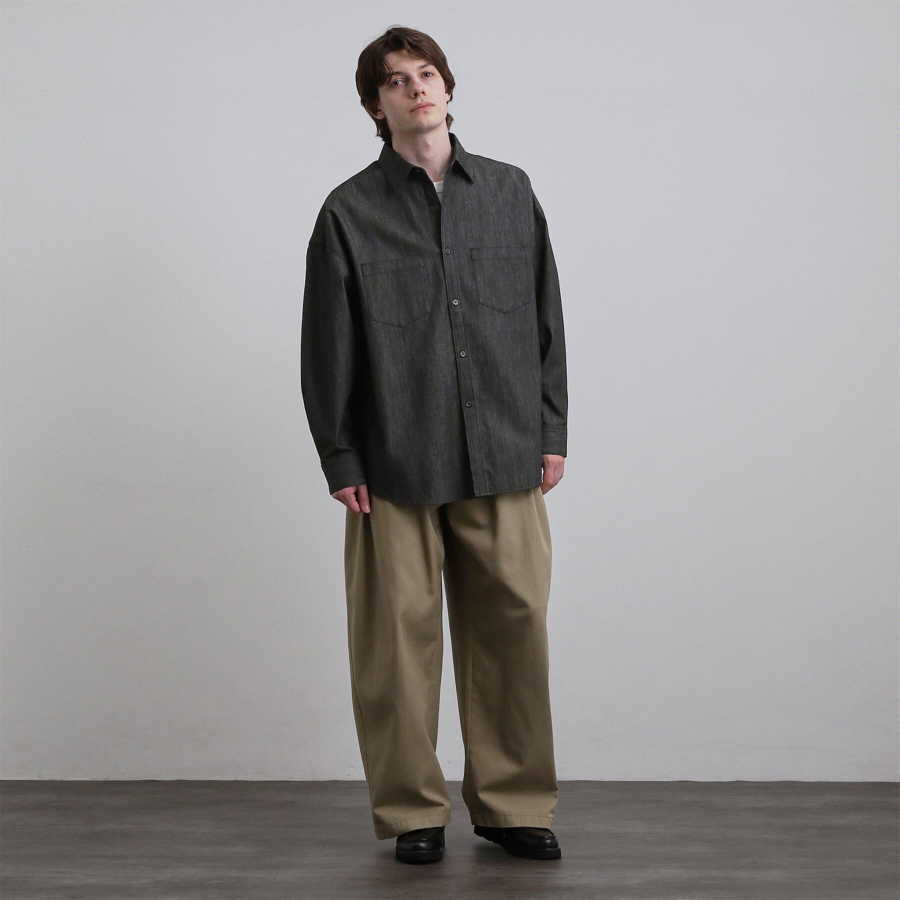 tk.TAKEO KIKUCHI「【色褪せしにくいデニム】Comfy Fadeless Denim Seriesデニムシャツ」|シャツ・ブラウス|