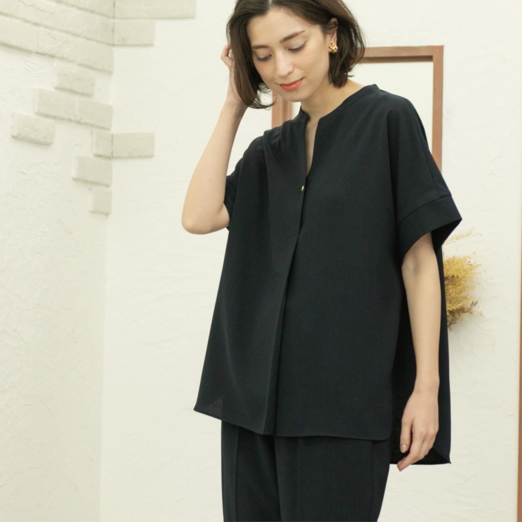 OPAQUE.CLIP「《5色展開／SS-LLサイズ》スキッパー金ボタンブラウス／セットアップ対応【防シワ／ストレッチ／洗濯」|シャツ・ブラウス|