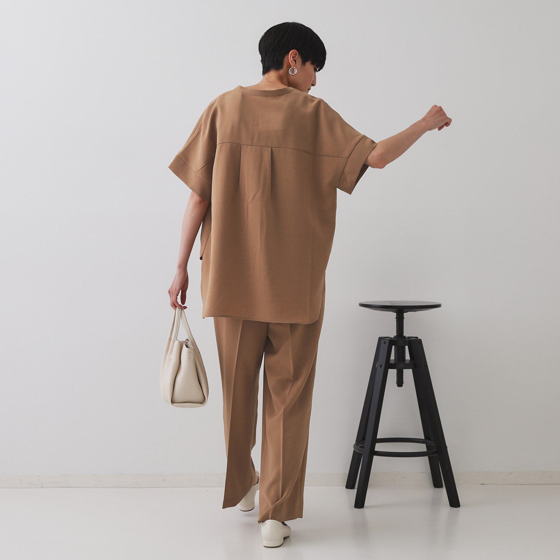 OPAQUE.CLIP「《5色展開／SS-LLサイズ》スキッパー金ボタンブラウス／セットアップ対応【防シワ／ストレッチ／洗濯」|シャツ・ブラウス|