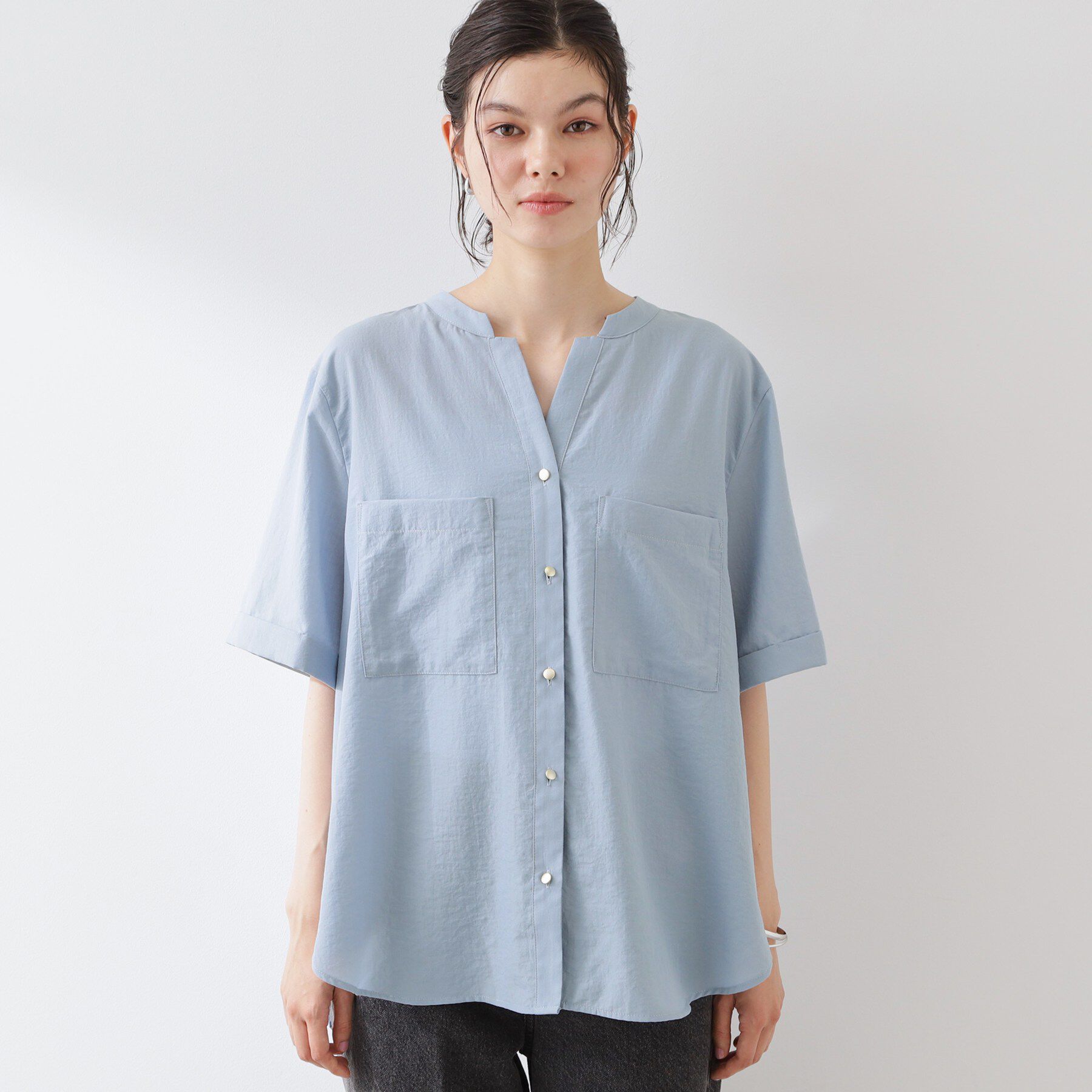 THE SHOP TK「【M-XL/さりげなく二の腕カバー】5分袖Wポケットシャツ」|シャツ・ブラウス|