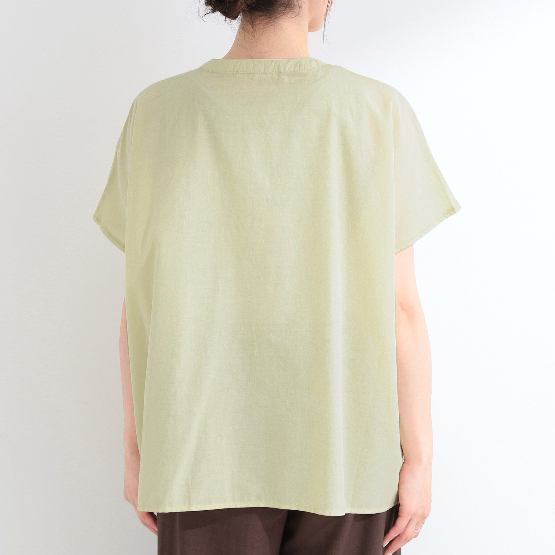 SHOO･LA･RUE「【体型カバー/S~LL】インせず着られて刺繍が目を引く 切替ノーカラーブラウス」|シャツ・ブラウス|