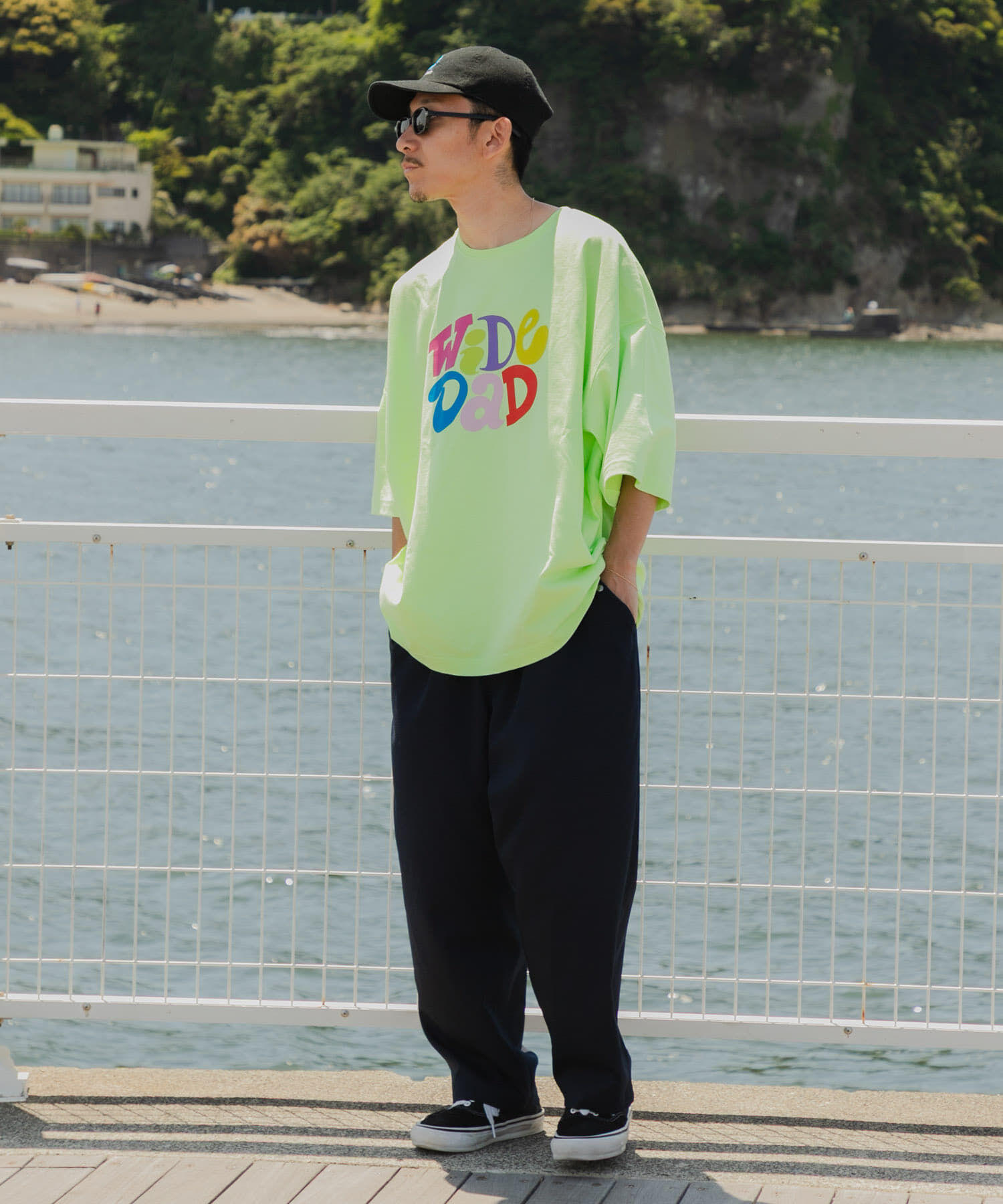 URBAN RESEARCH「Wide Dad　GRAPHIC T-SHIRTS WITH HATCH」|Tシャツ・カットソー|
