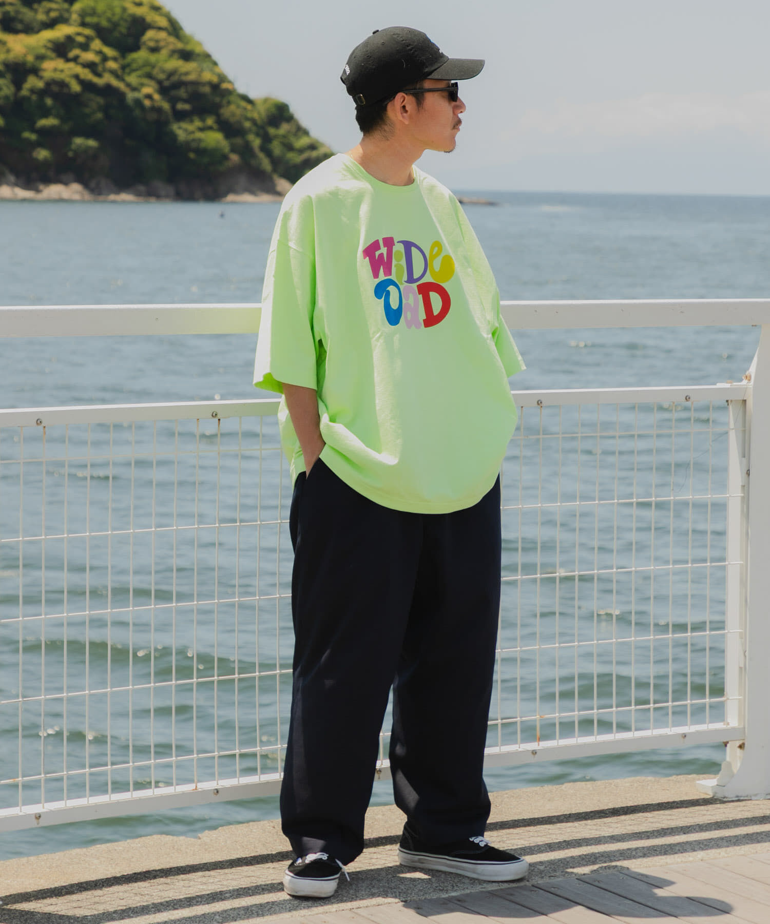 URBAN RESEARCH「Wide Dad　GRAPHIC T-SHIRTS WITH HATCH」|Tシャツ・カットソー|