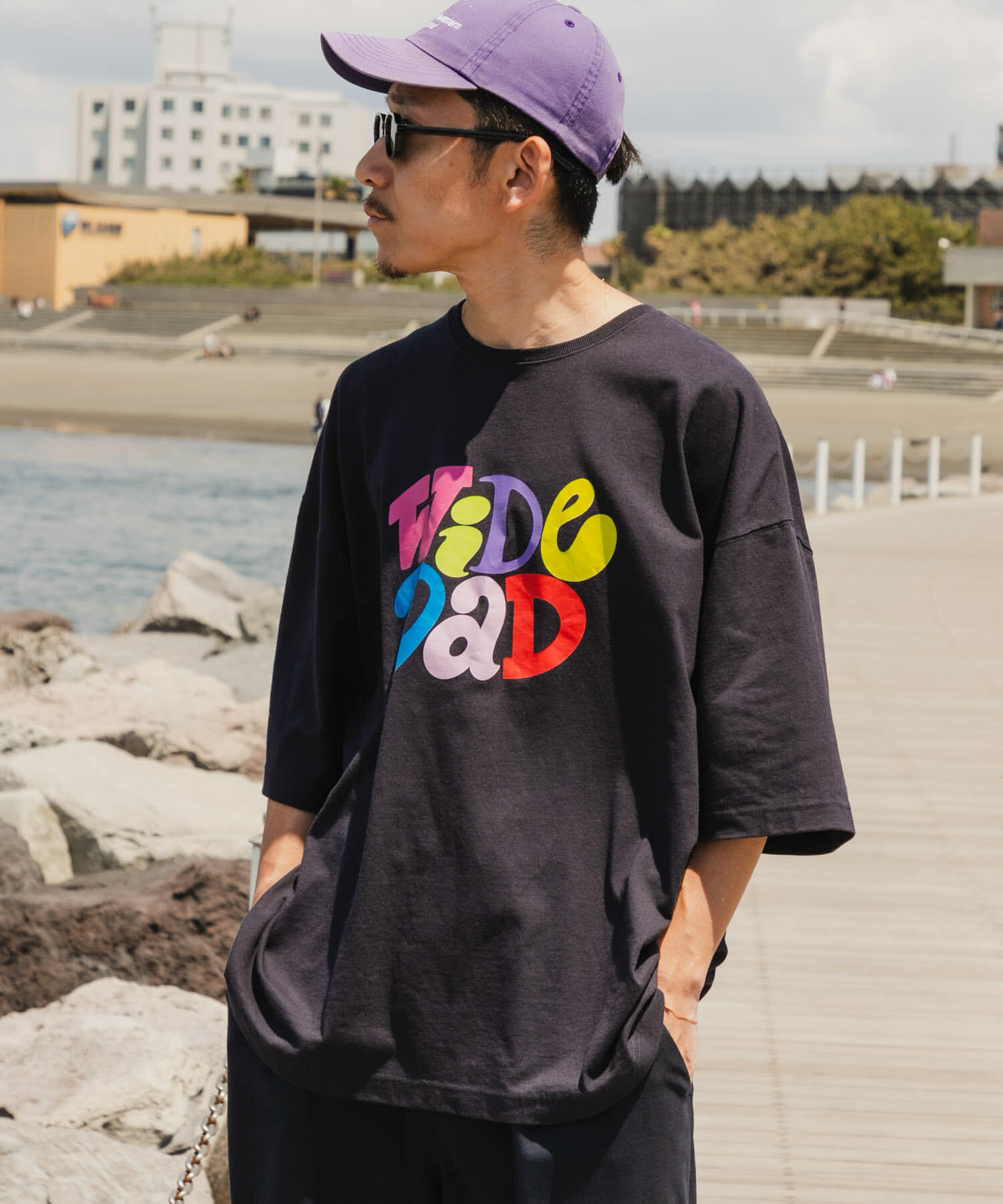 URBAN RESEARCH「Wide Dad　GRAPHIC T-SHIRTS WITH HATCH」|Tシャツ・カットソー|ネイビー