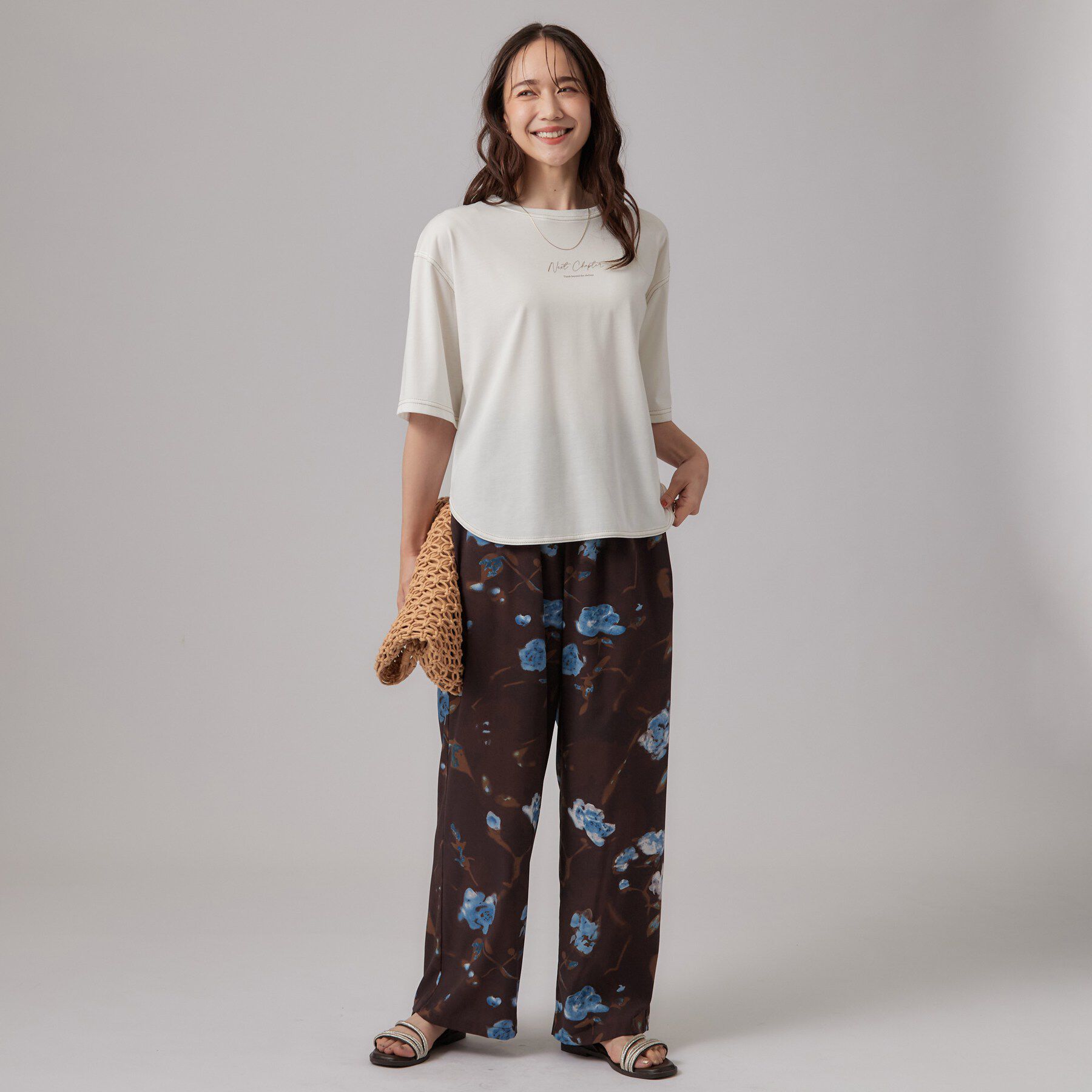 SHOO･LA･RUE「【S-LL/体型カバー】インせず着られる 配色ステッチ 5分袖ロゴTシャツ」|Tシャツ・カットソー|