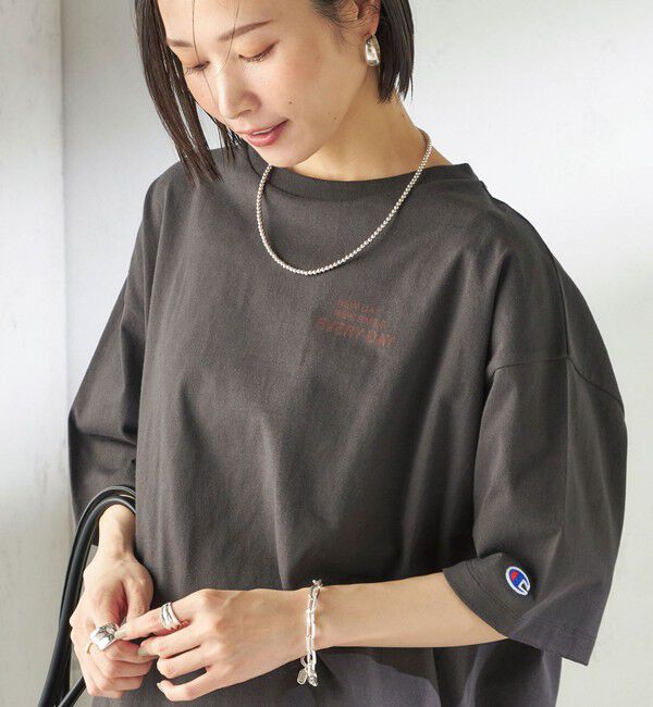 SHIPS for women「【一部WEB限定/ SHIPS別注】Champion: 5分袖 ロゴ プリント TEE」|Tシャツ・カットソー|ダークグレー