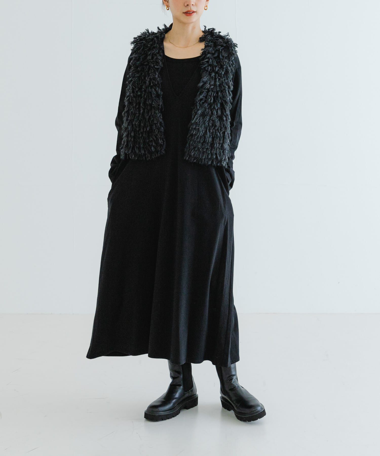 URBAN RESEARCH「『MADE IN JAPAN』Vネックロングワンピース」|ワンピース|