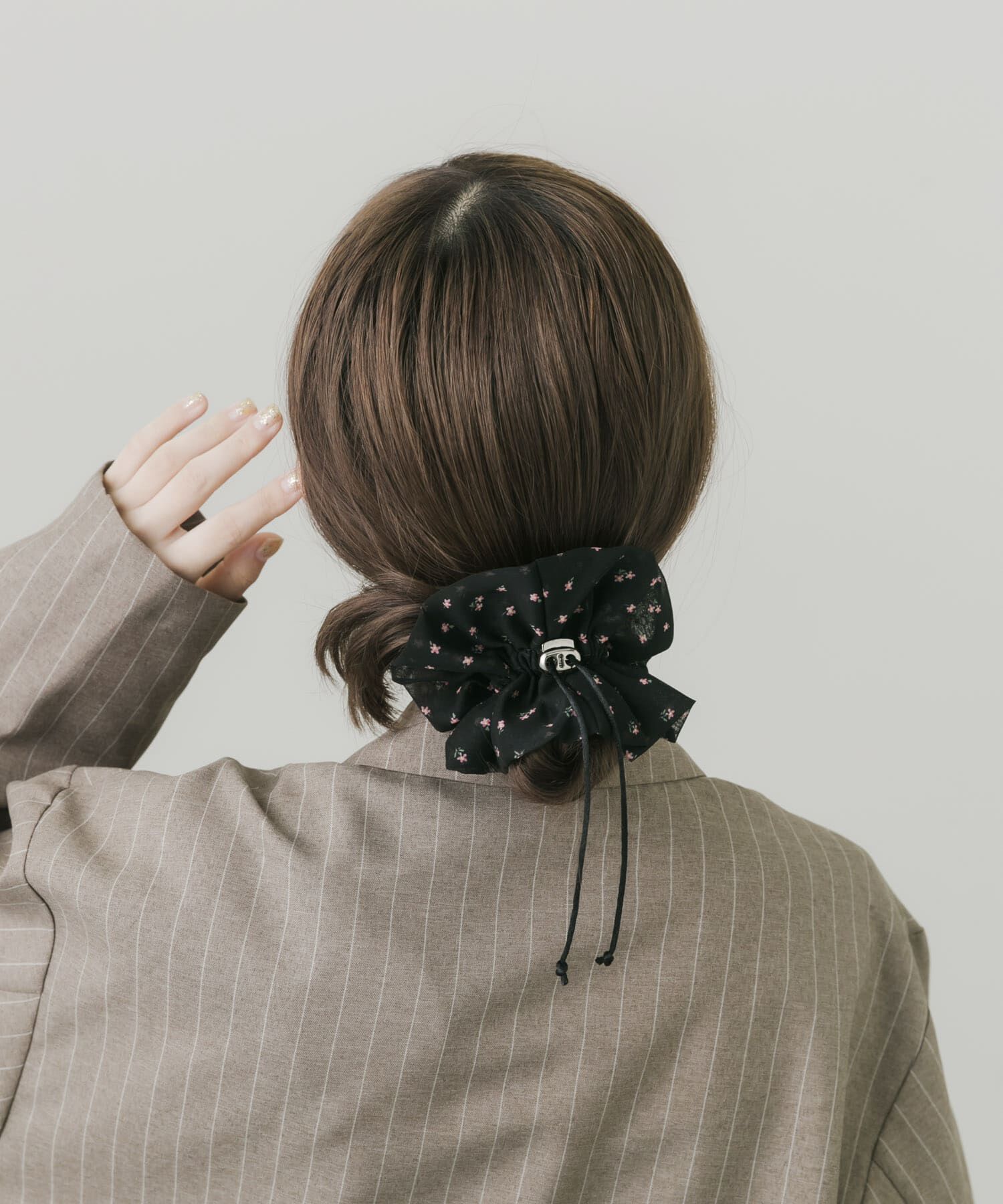 SMELLY「フラワープリントドローコードシュシュ」|ヘアゴム・シュシュ|