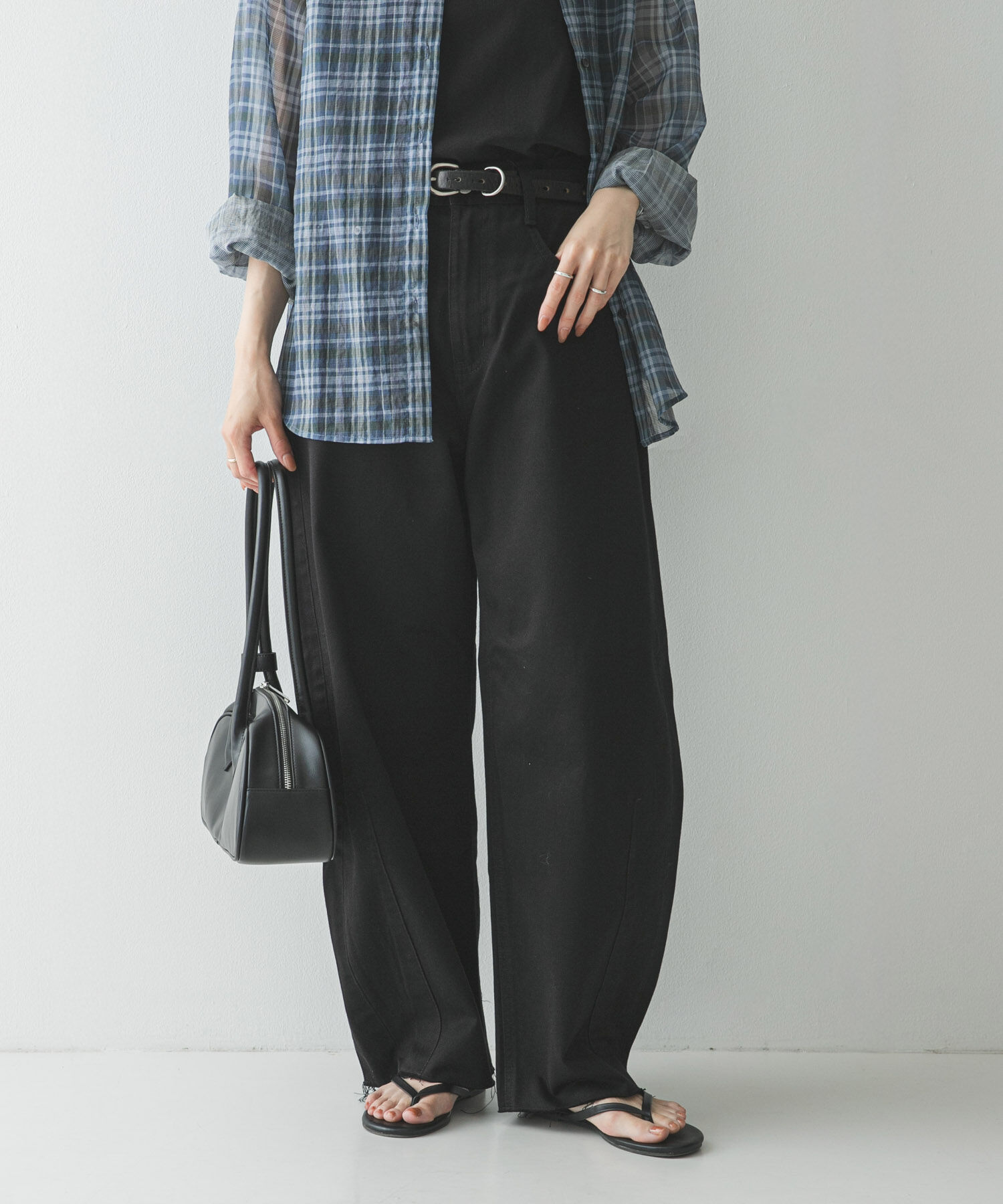 URBAN RESEARCH「コットンサテンカットオフカーブパンツ」|その他|ブラック