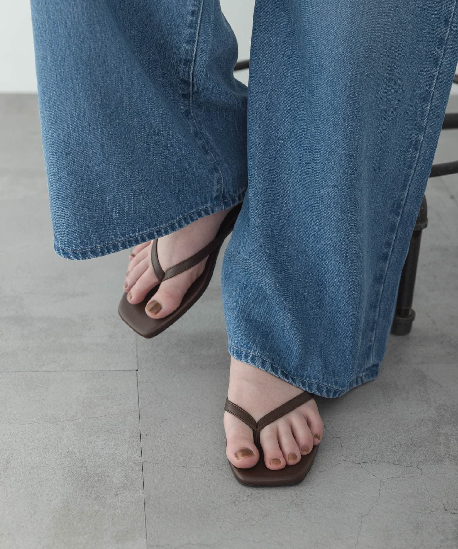 Sonny Label 「軽量フラットトングサンダル」|サンダル|
