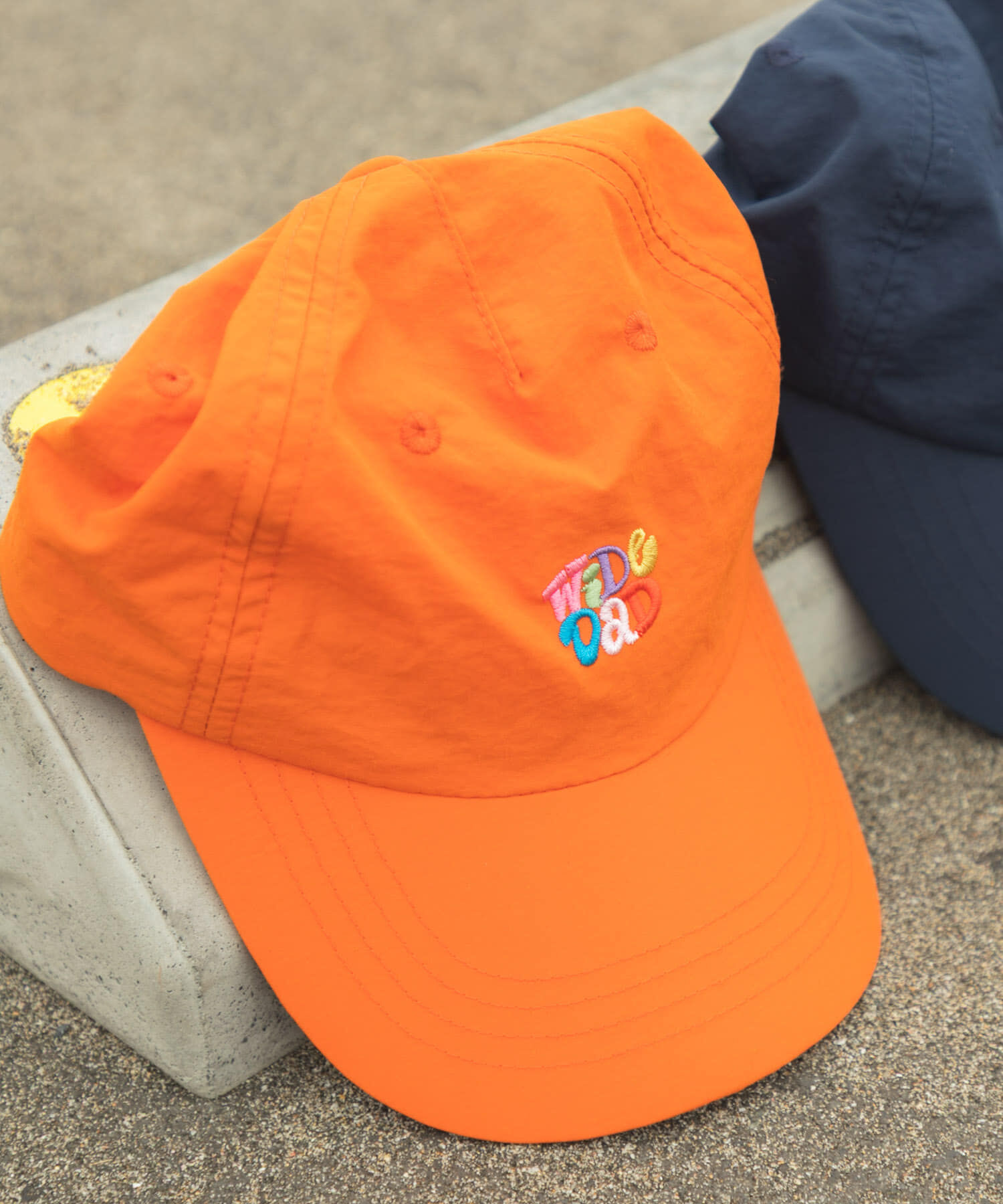 URBAN RESEARCH「Wide Dad　GRAPHIC CAP WITH HATCH」|キャップ・キャスケット|オレンジ