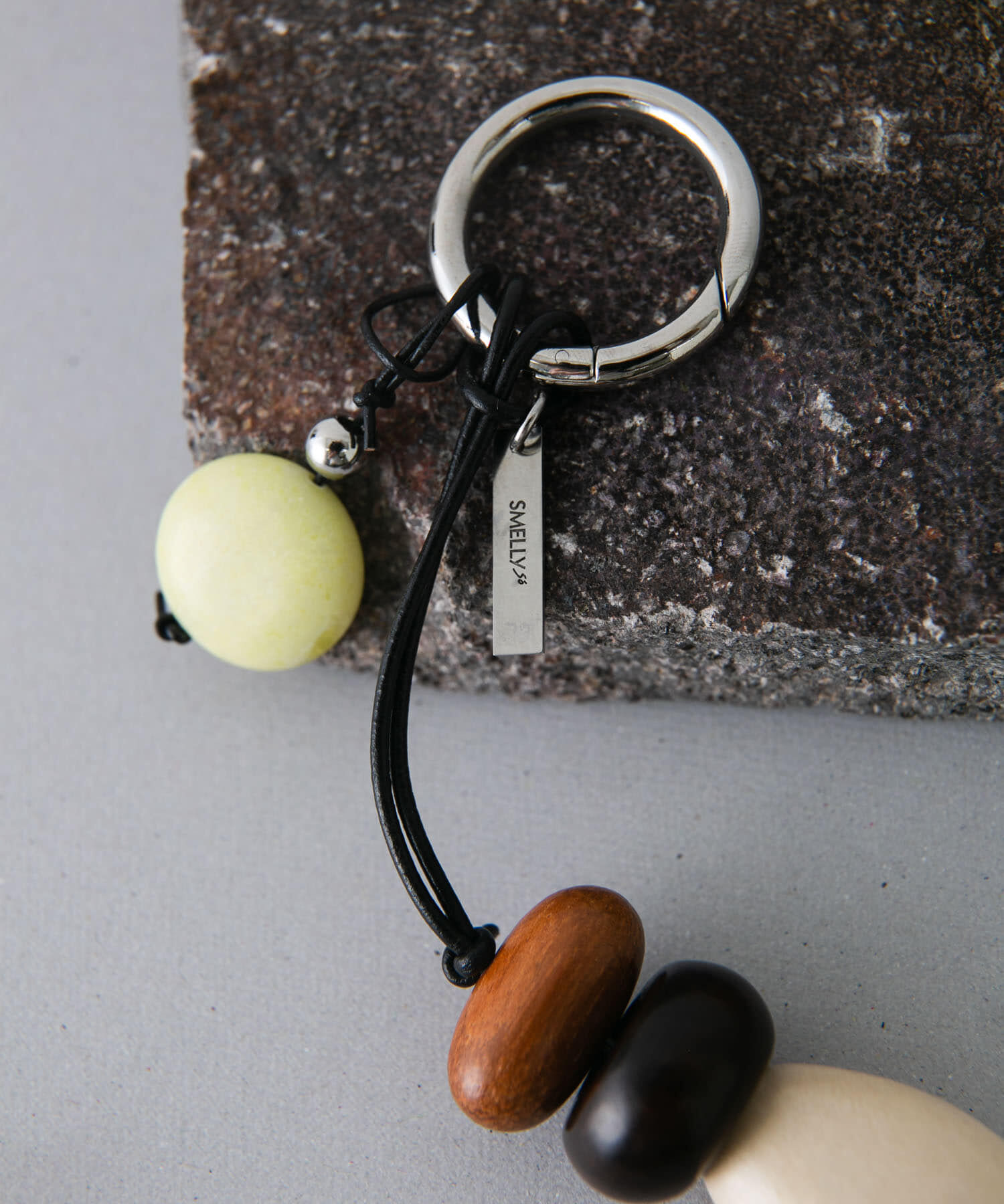 SMELLY「SMELLY so&rsquo;　pebble jade key charm」|チャーム・キーホルダー|