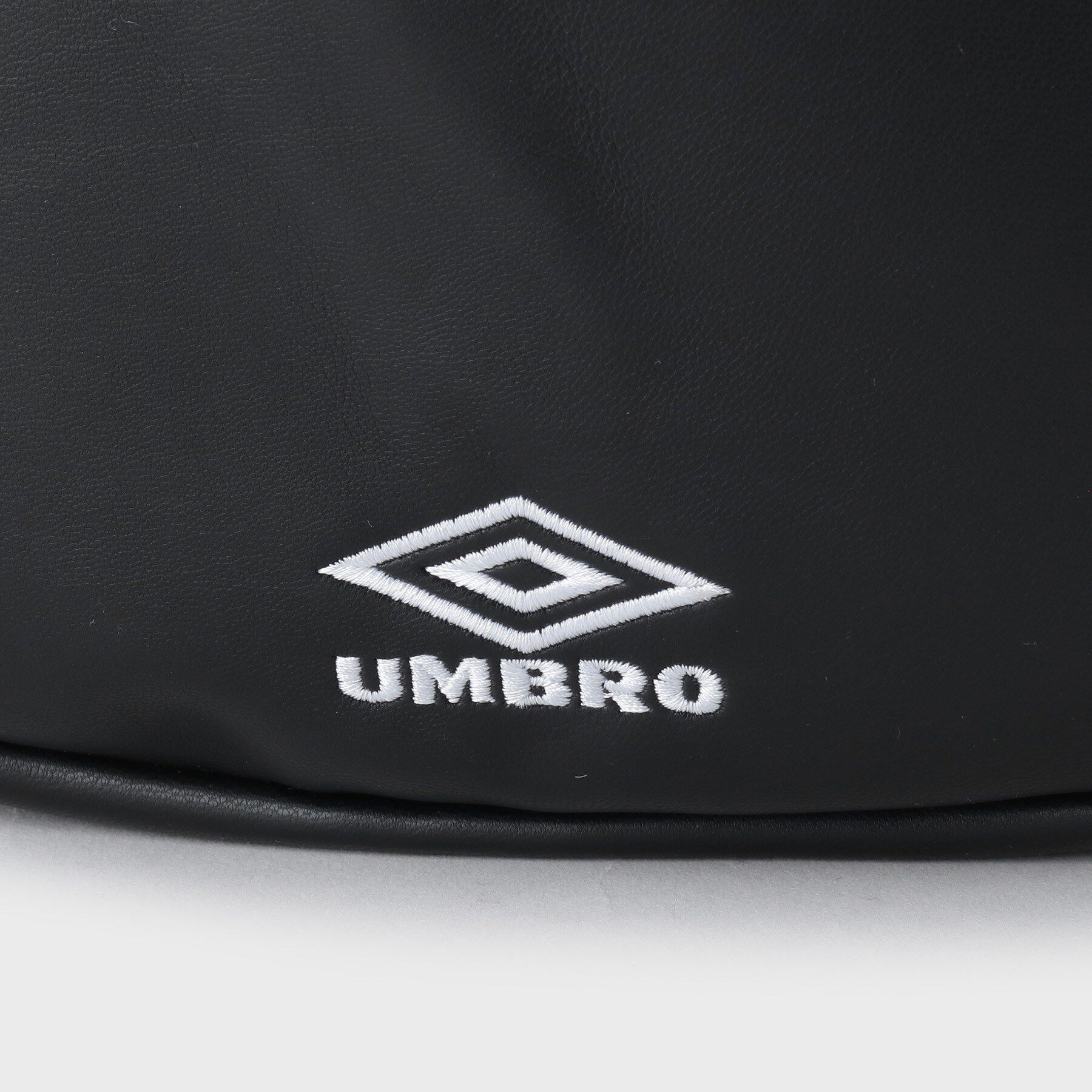 tk.TAKEO KIKUCHI「【UMBRO】FLショルダーバッグ／チャーム付き」|ショルダー・メッセンジャー|