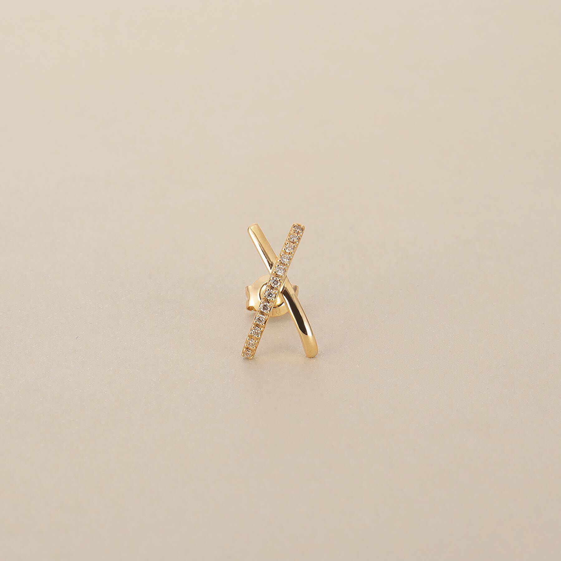 COCOSHNIK「K10ダイヤモンド アーチクロス スタッドピアス」|ピアス|