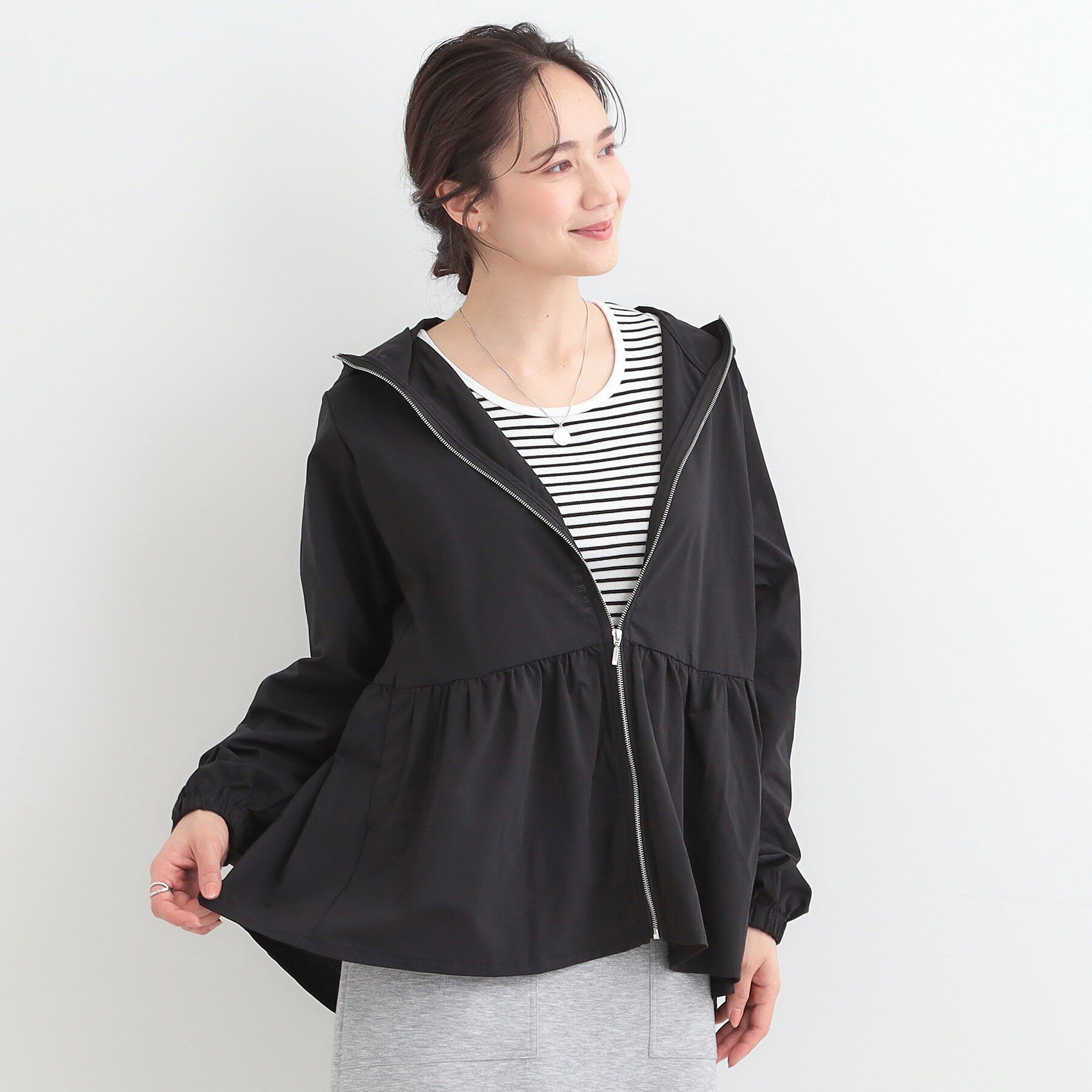 SHOO･LA･RUE「【ひんやり/S-LL/体型カバー】日焼け対策にも女性らしさを UVカットペプラムパーカ」|ブルゾン・スタジャン|