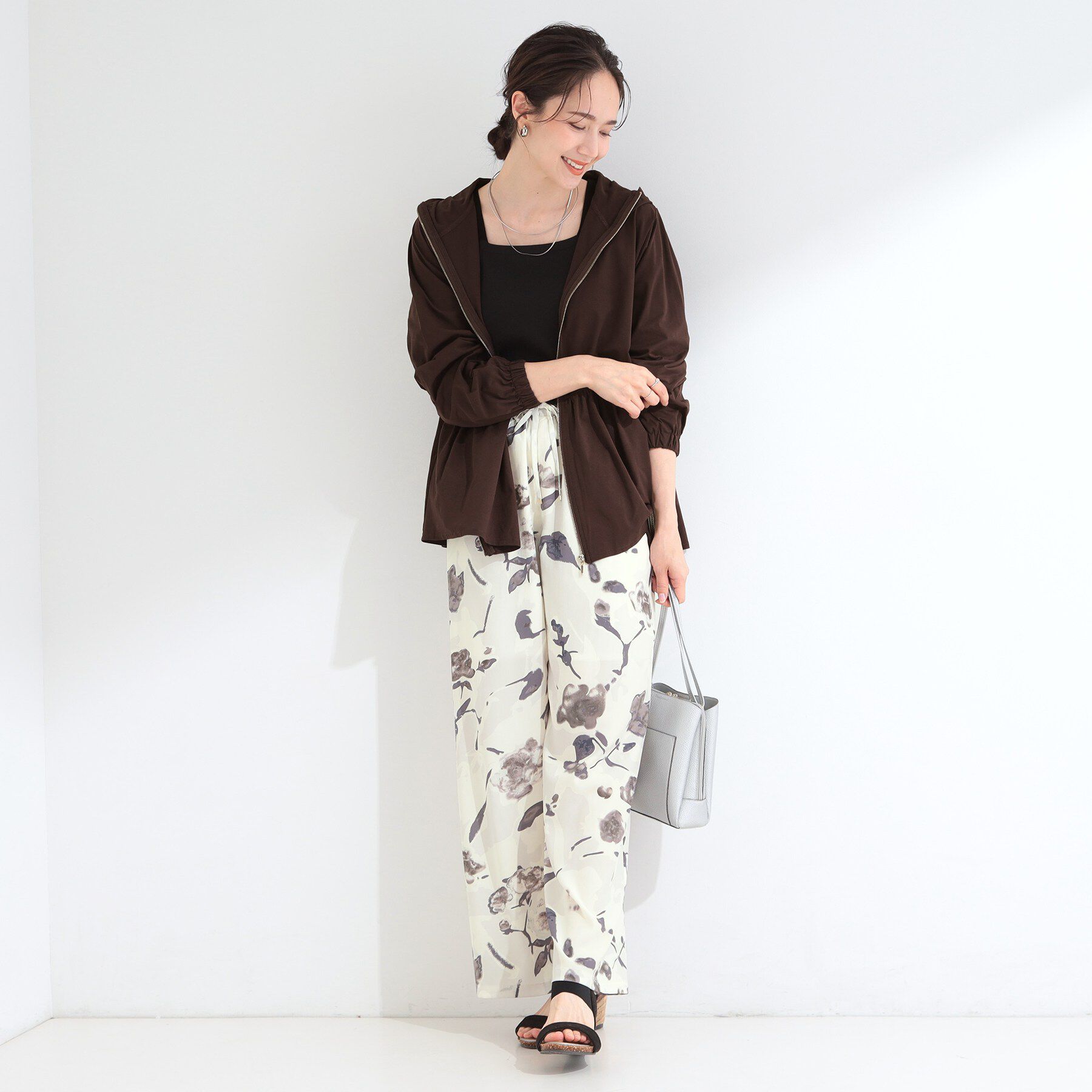 SHOO･LA･RUE「【ひんやり/S-LL/体型カバー】日焼け対策にも女性らしさを UVカットペプラムパーカ」|ブルゾン・スタジャン|