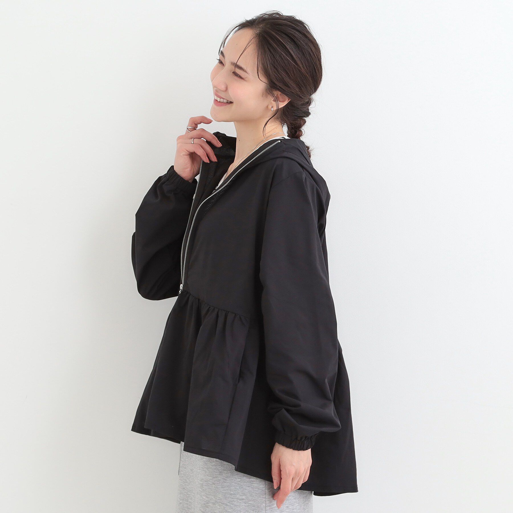 SHOO･LA･RUE「【ひんやり/S-LL/体型カバー】日焼け対策にも女性らしさを UVカットペプラムパーカ」|ブルゾン・スタジャン|