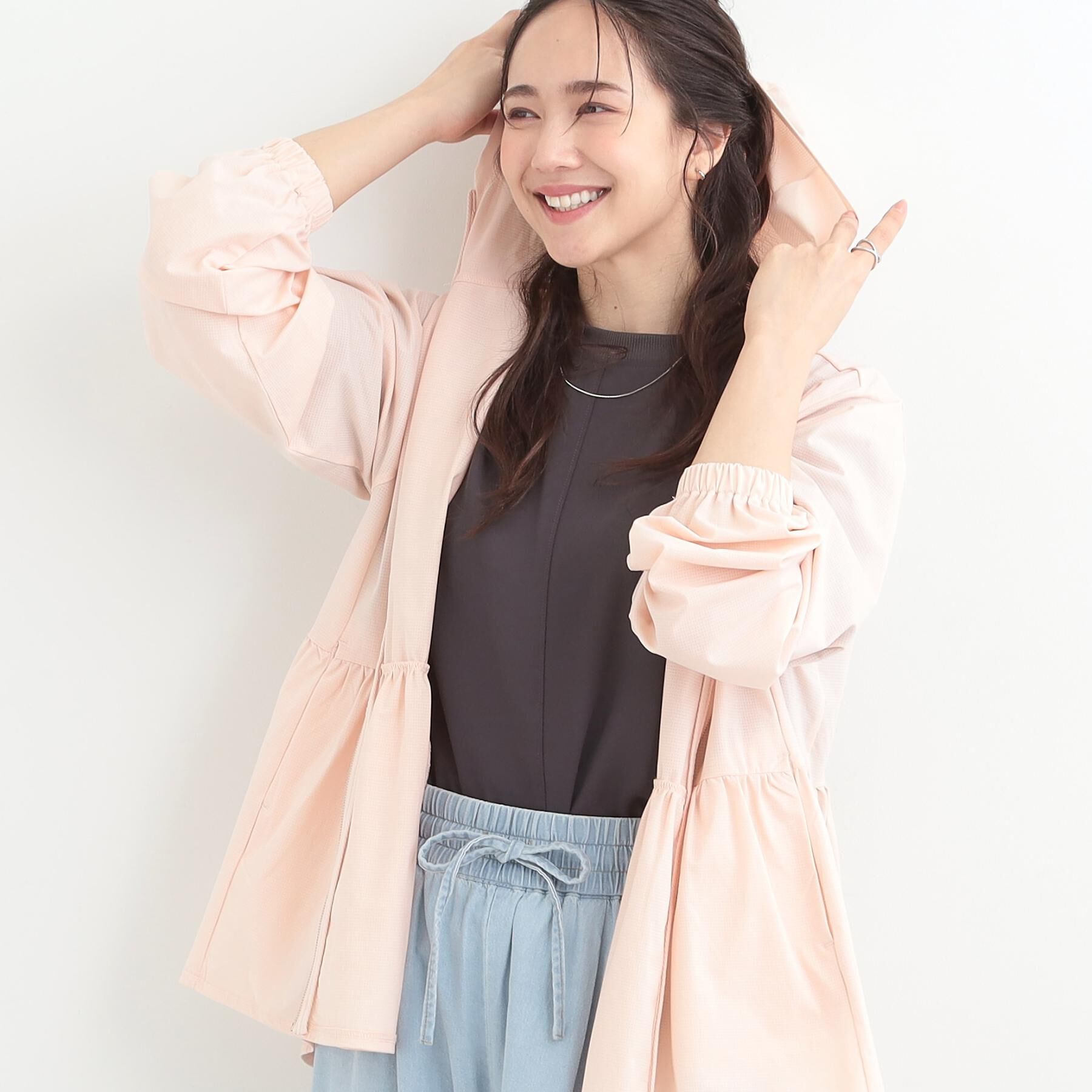 SHOO･LA･RUE「【ひんやり/S-LL/体型カバー】日焼け対策にも女性らしさを UVカットペプラムパーカ」|ブルゾン・スタジャン|