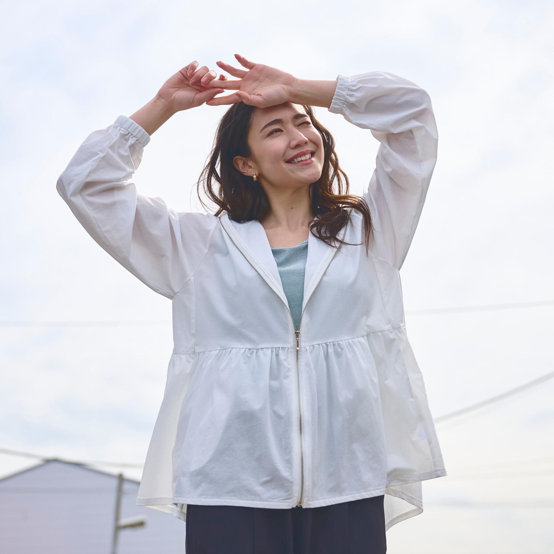 SHOO･LA･RUE「【ひんやり/S-LL/体型カバー】日焼け対策にも女性らしさを UVカットペプラムパーカ」|ブルゾン・スタジャン|